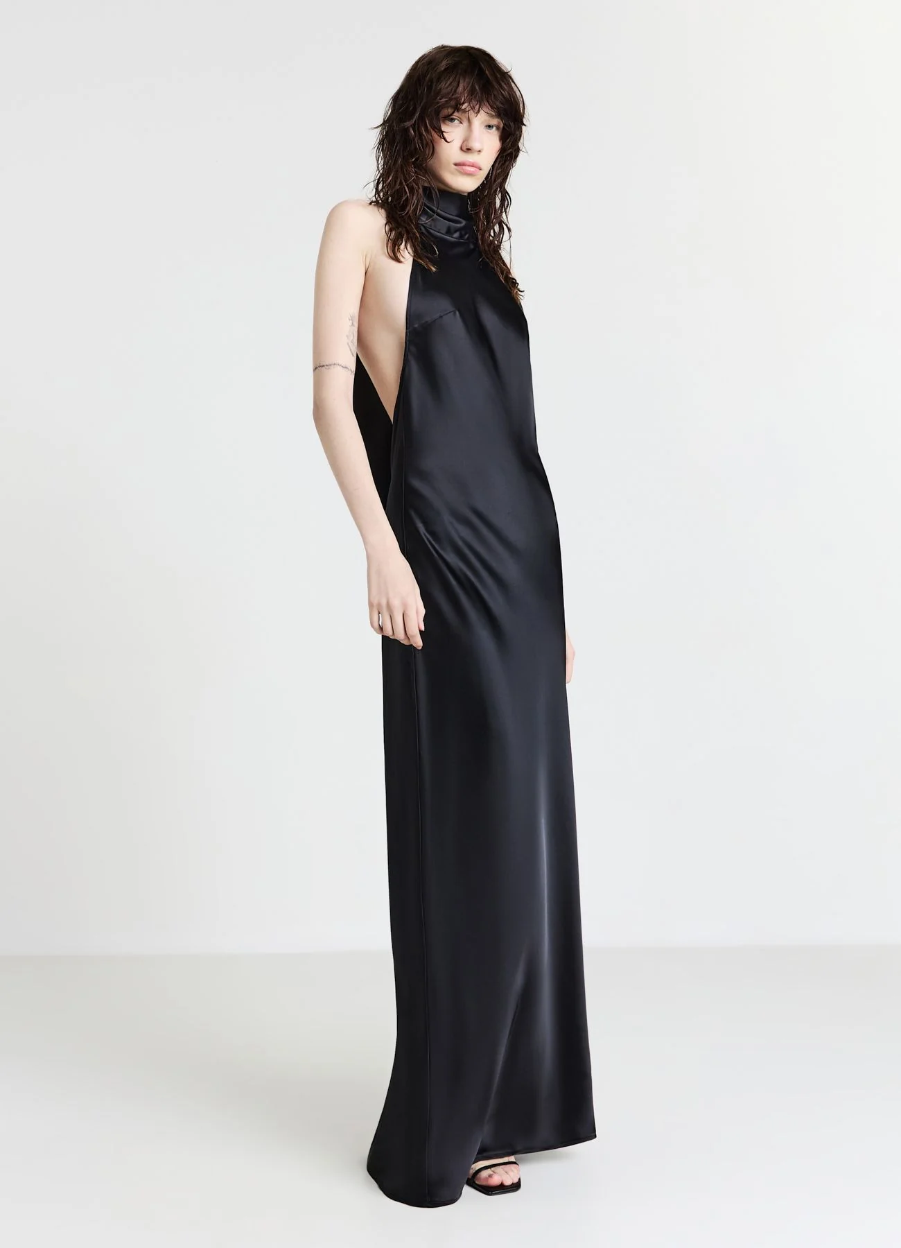 Abito halterneck simil satin - Image 3