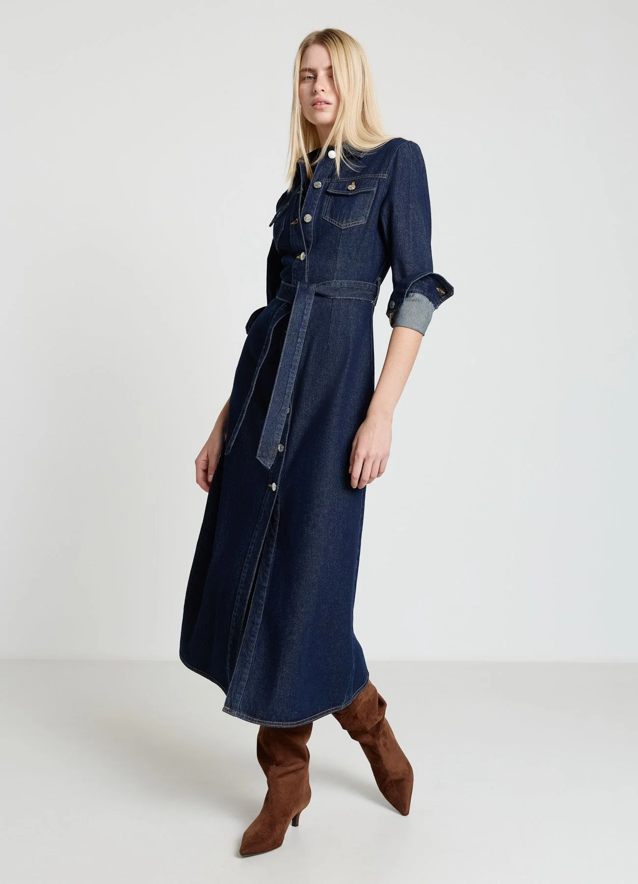 Abito lungo in denim con cintura e bottoni
