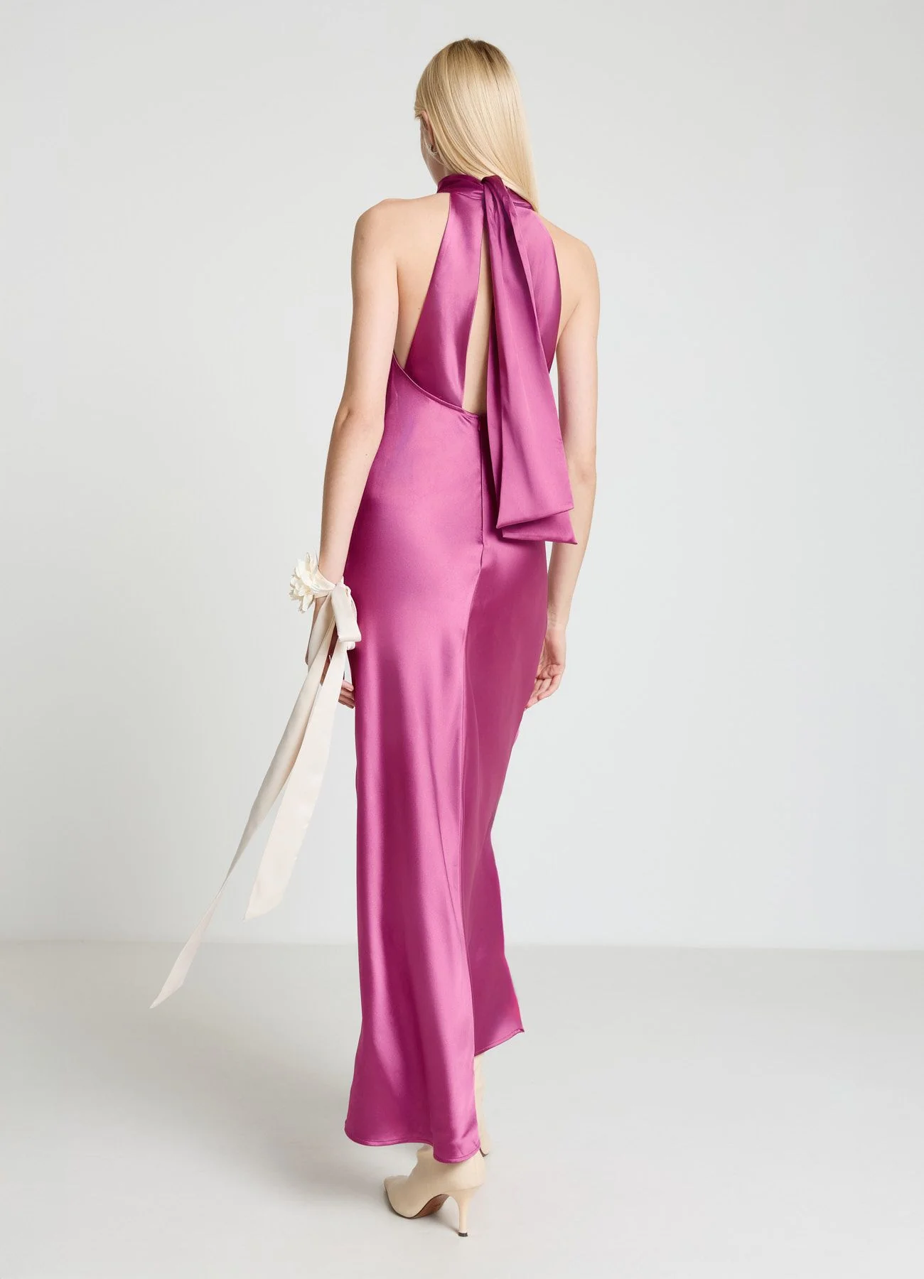 Abito lungo similsatin con collo all’americana - Image 2