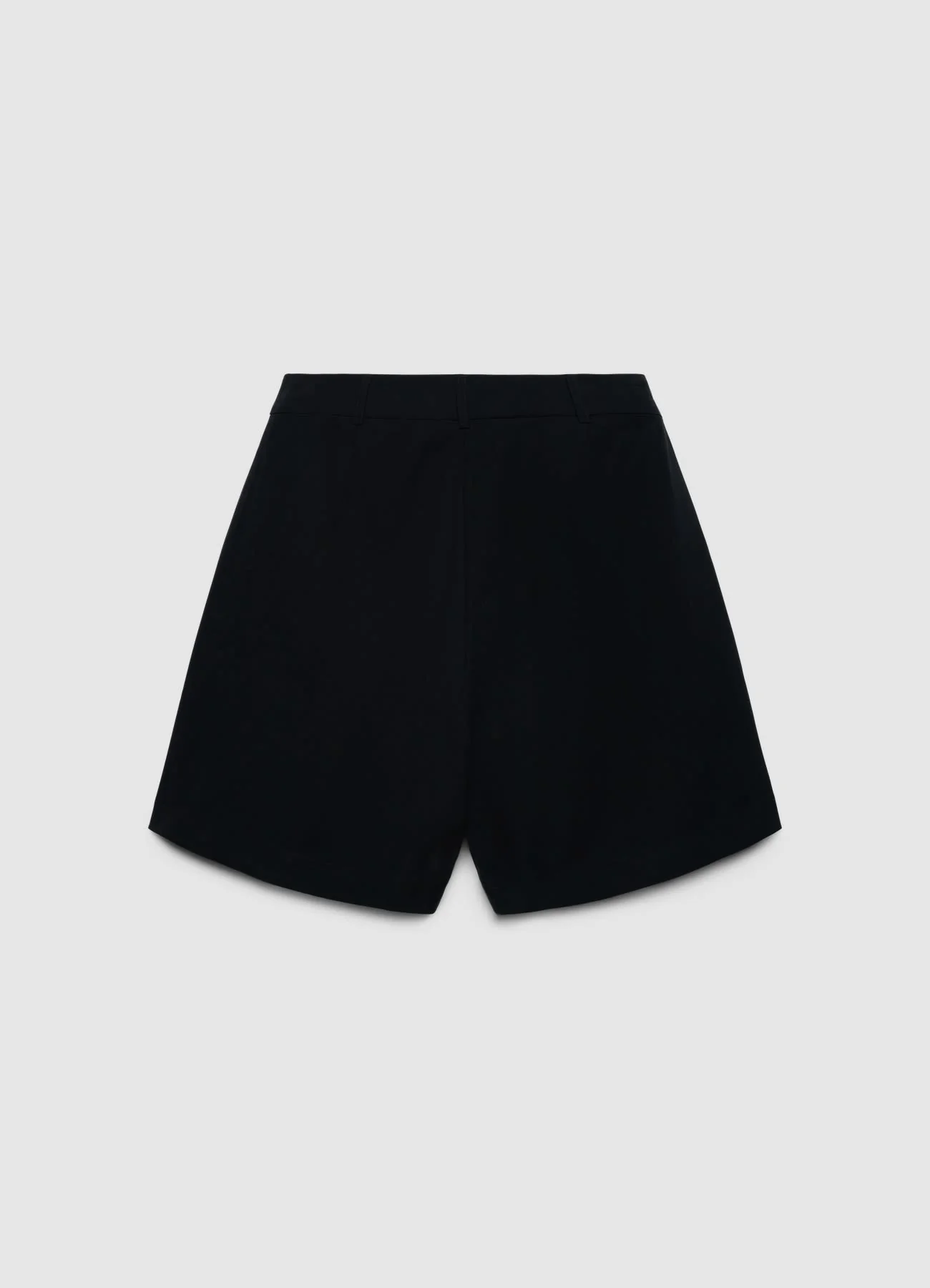 Bermuda con tasche applicate - Image 4