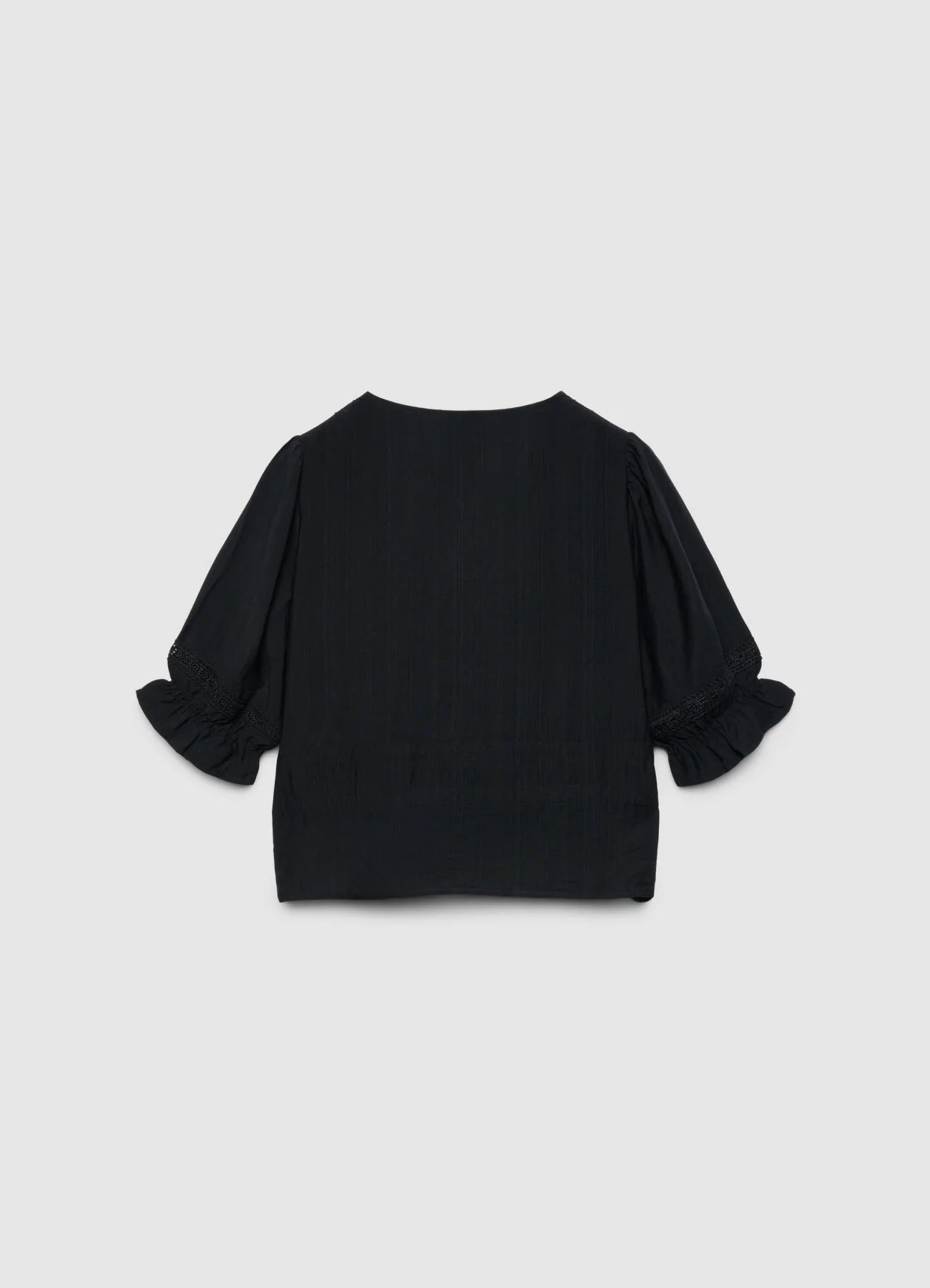 Blusa ajour con scollo a v e laccetti - Image 5