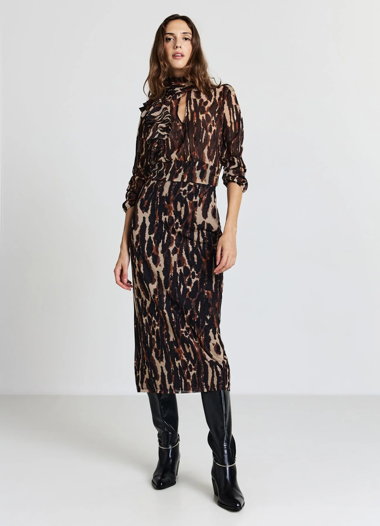 Blusa animalier con volant - Image 3