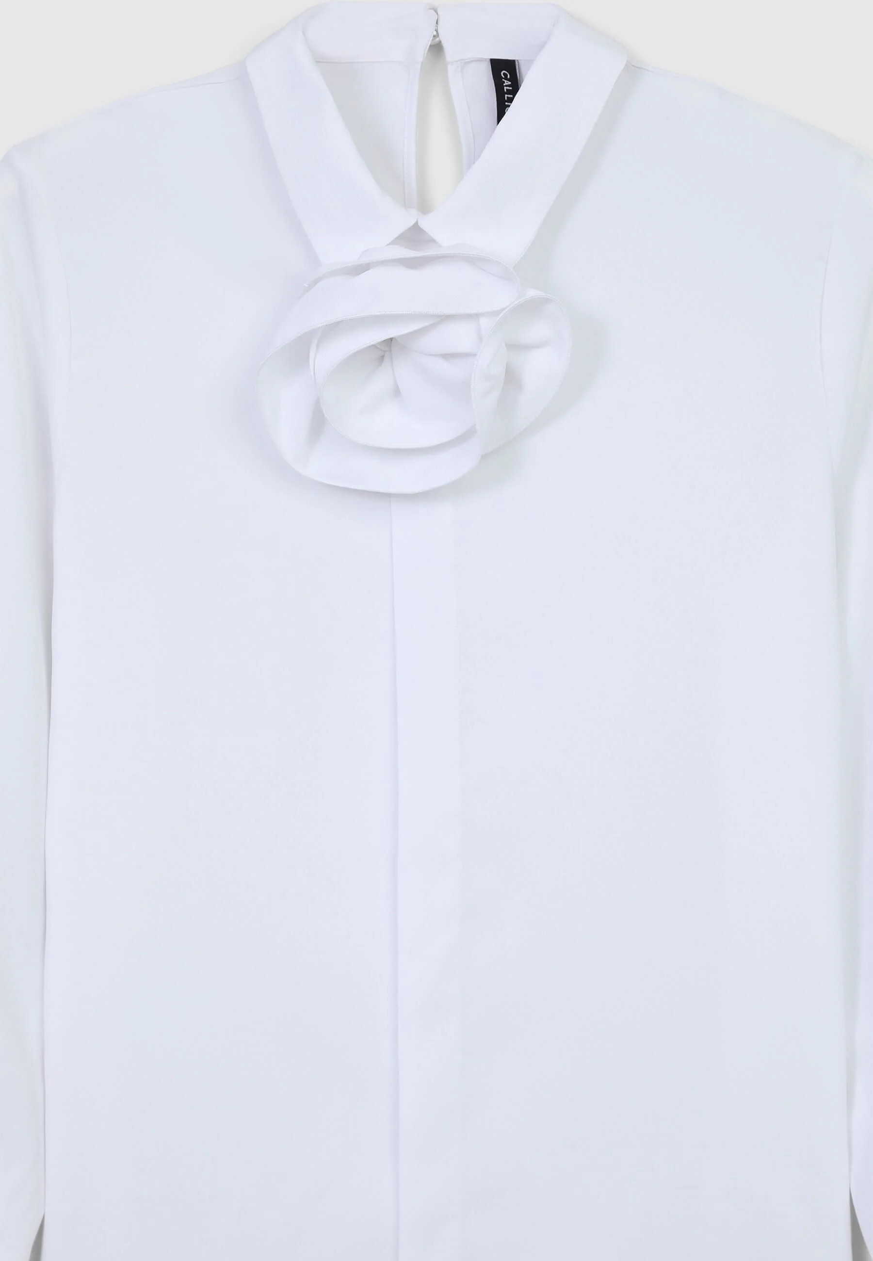 Blusa con rosa applicata - Image 5