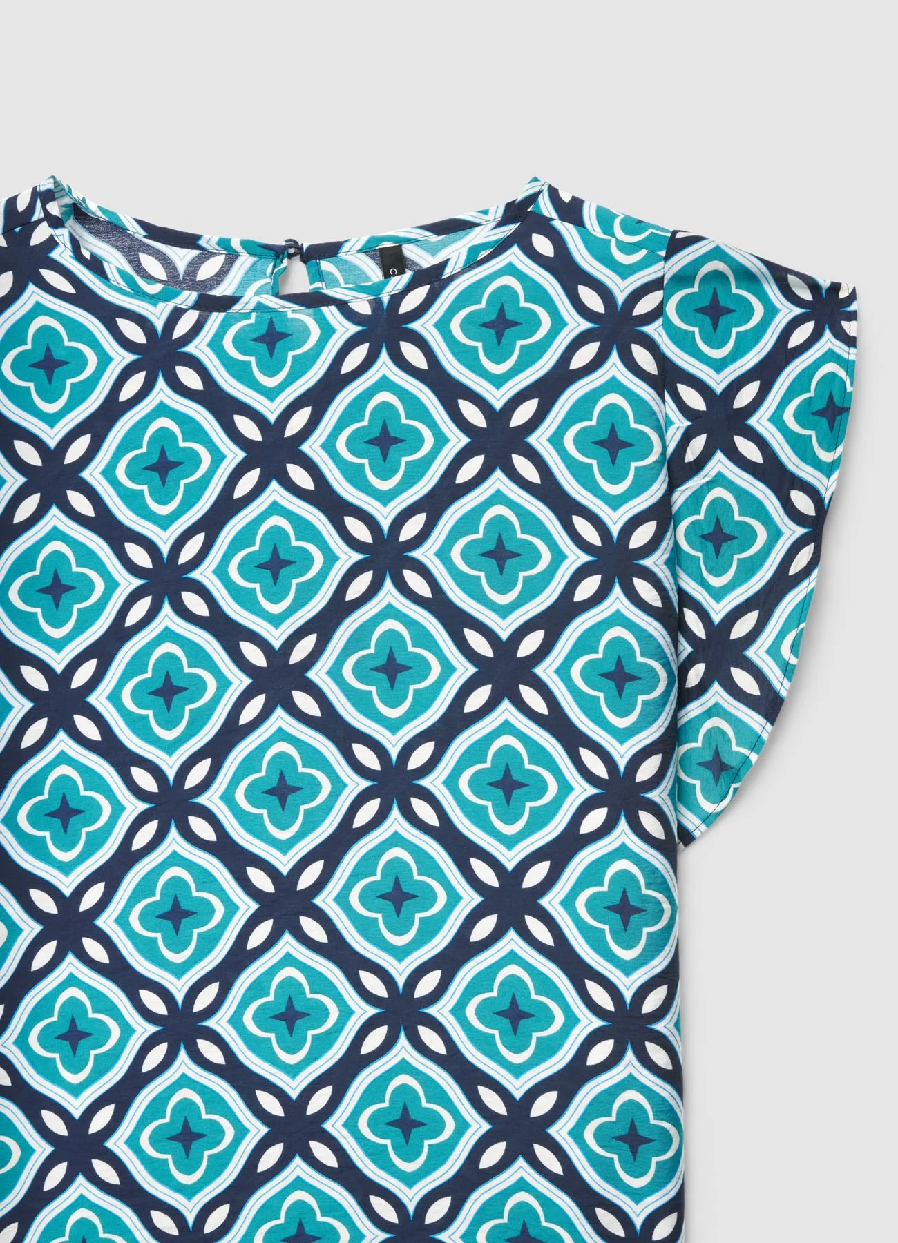 Blusa con stampa geometrica e maniche a rouche - Image 4