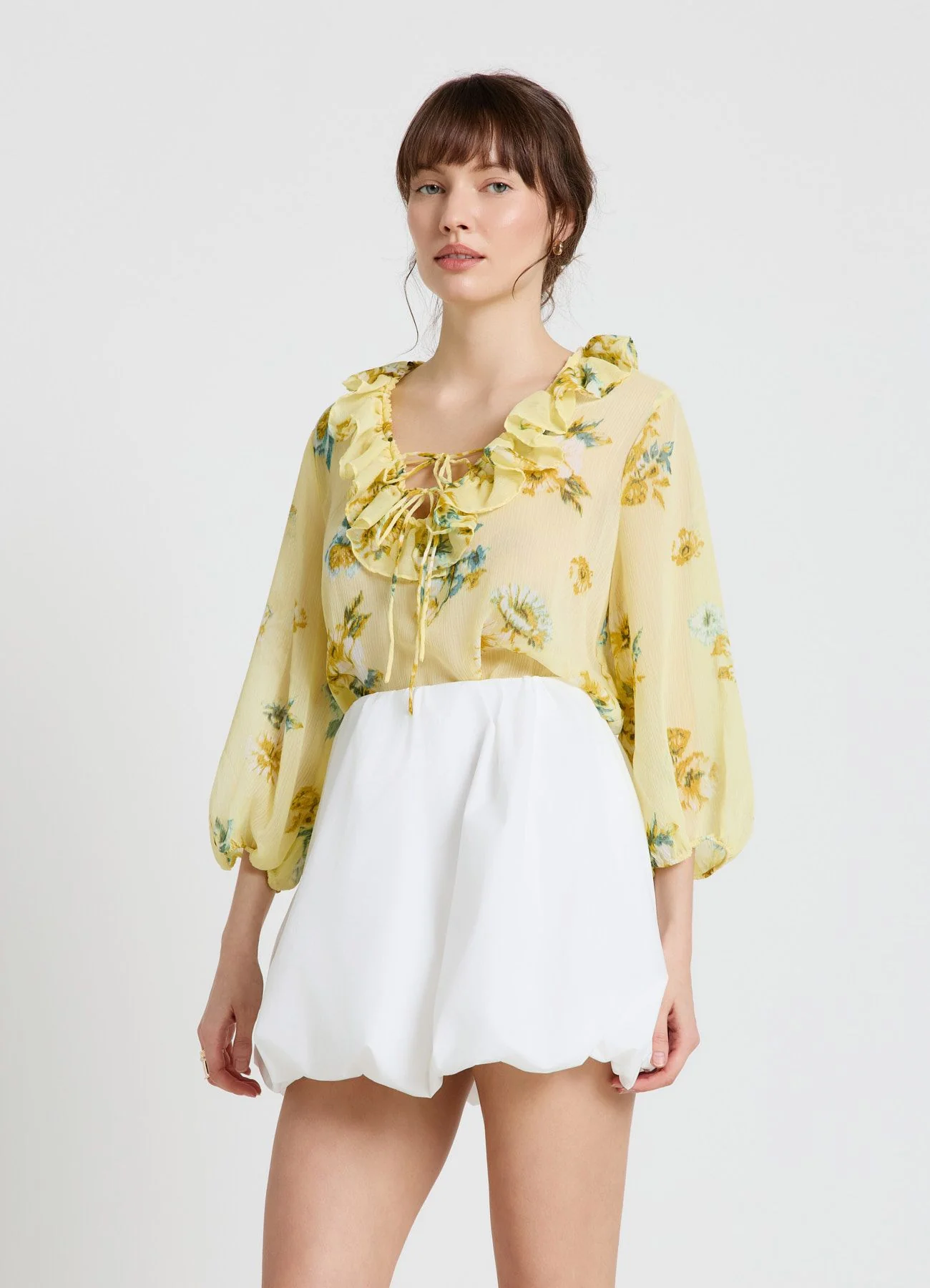 Blusa con volant e laccetti a stampa floreale - Image 2
