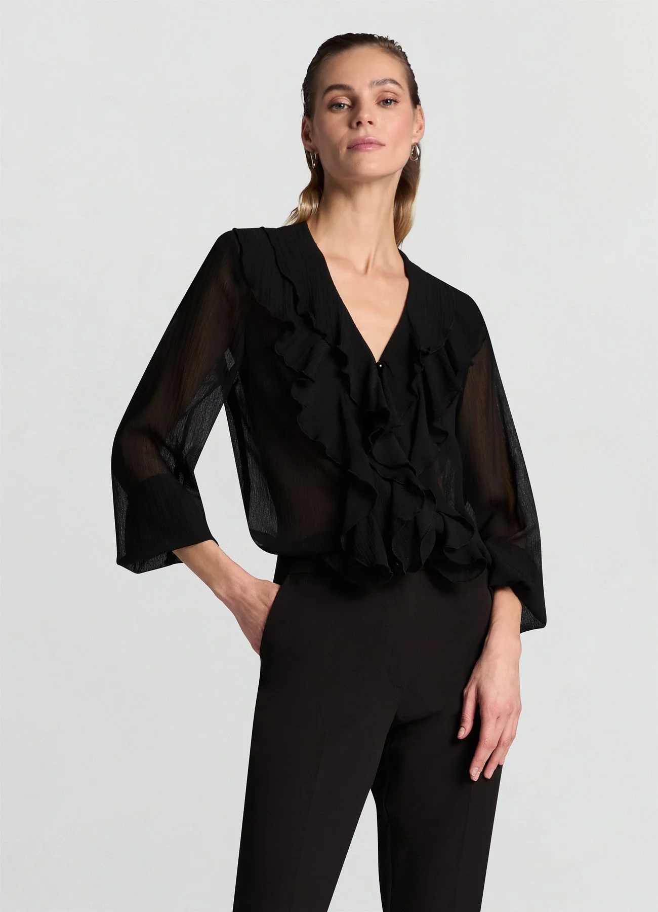 Blusa con volant e scollo a V - Image 2