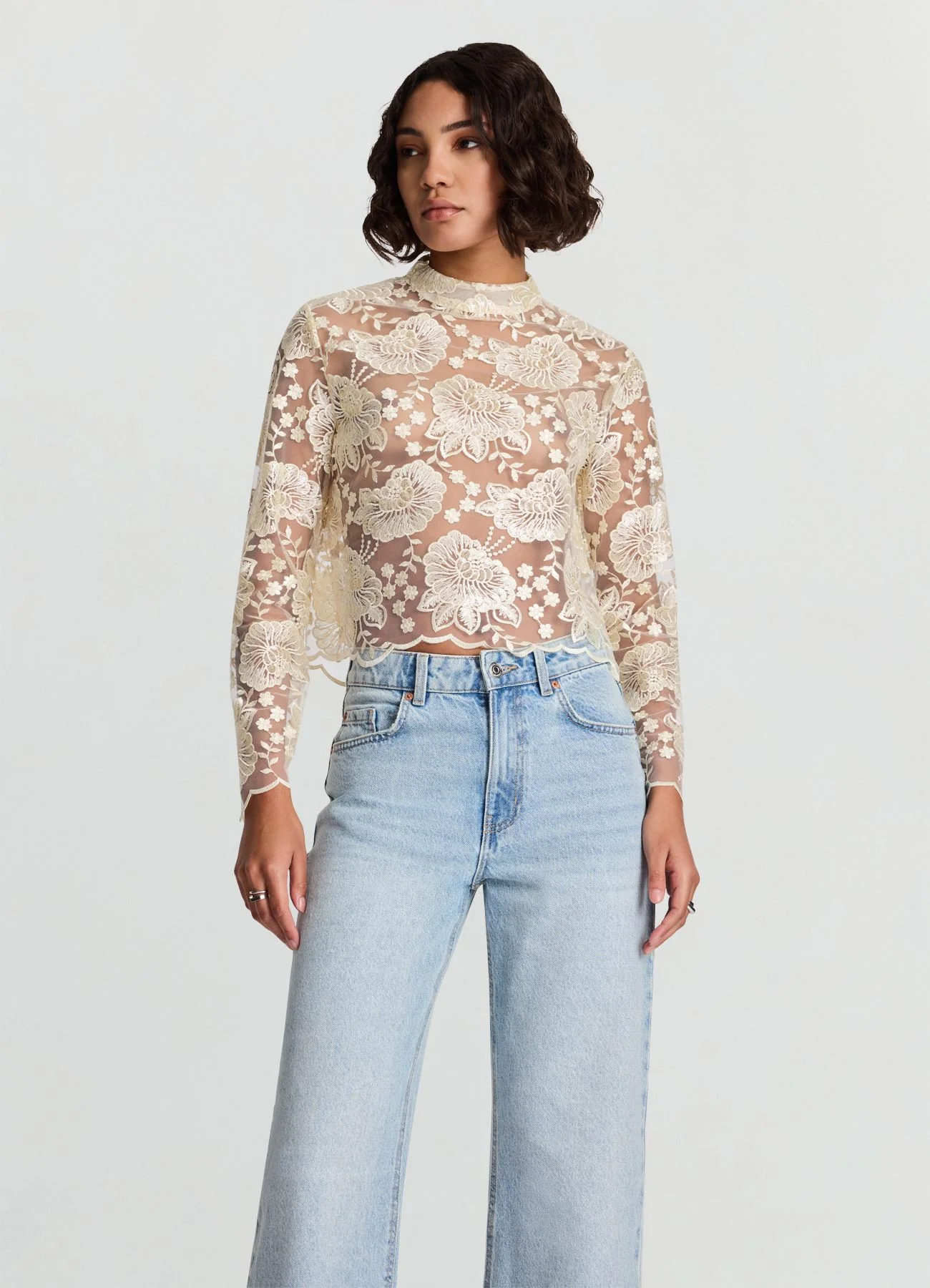 Blusa in pizzo con paillettes - Image 2