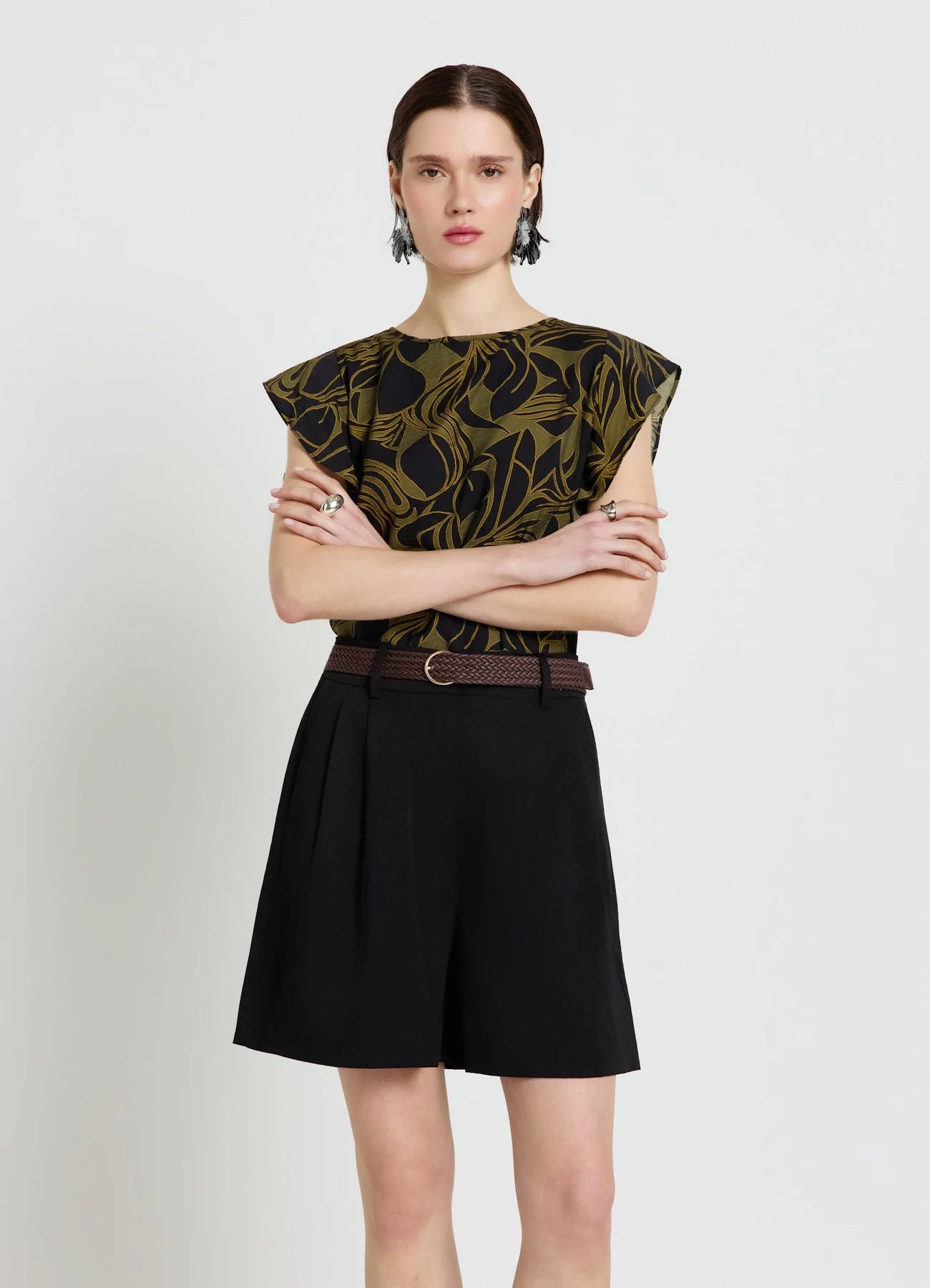 Blusa maniche corte con rouches e stampa fogliame - Image 2