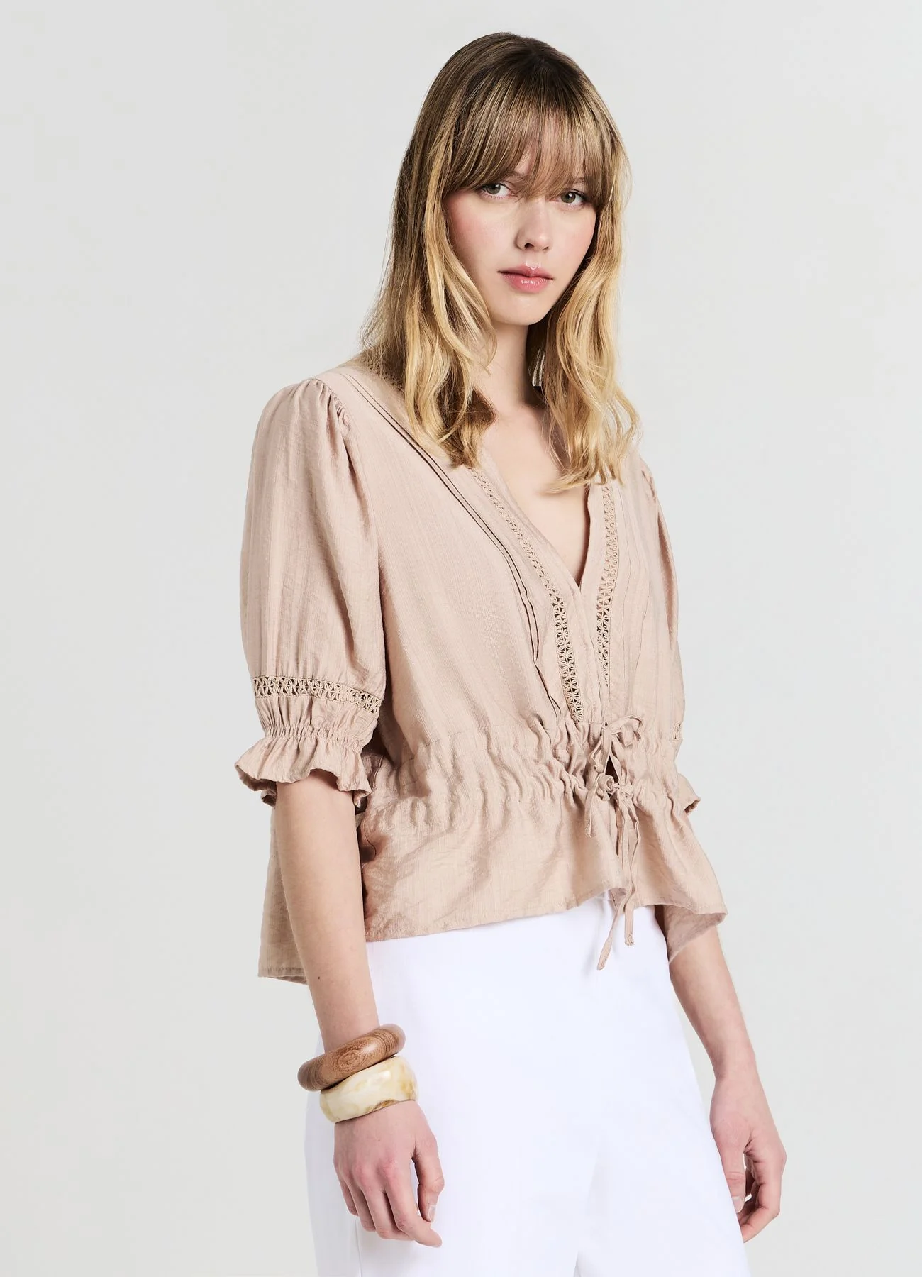 Blusa ricamo a jour