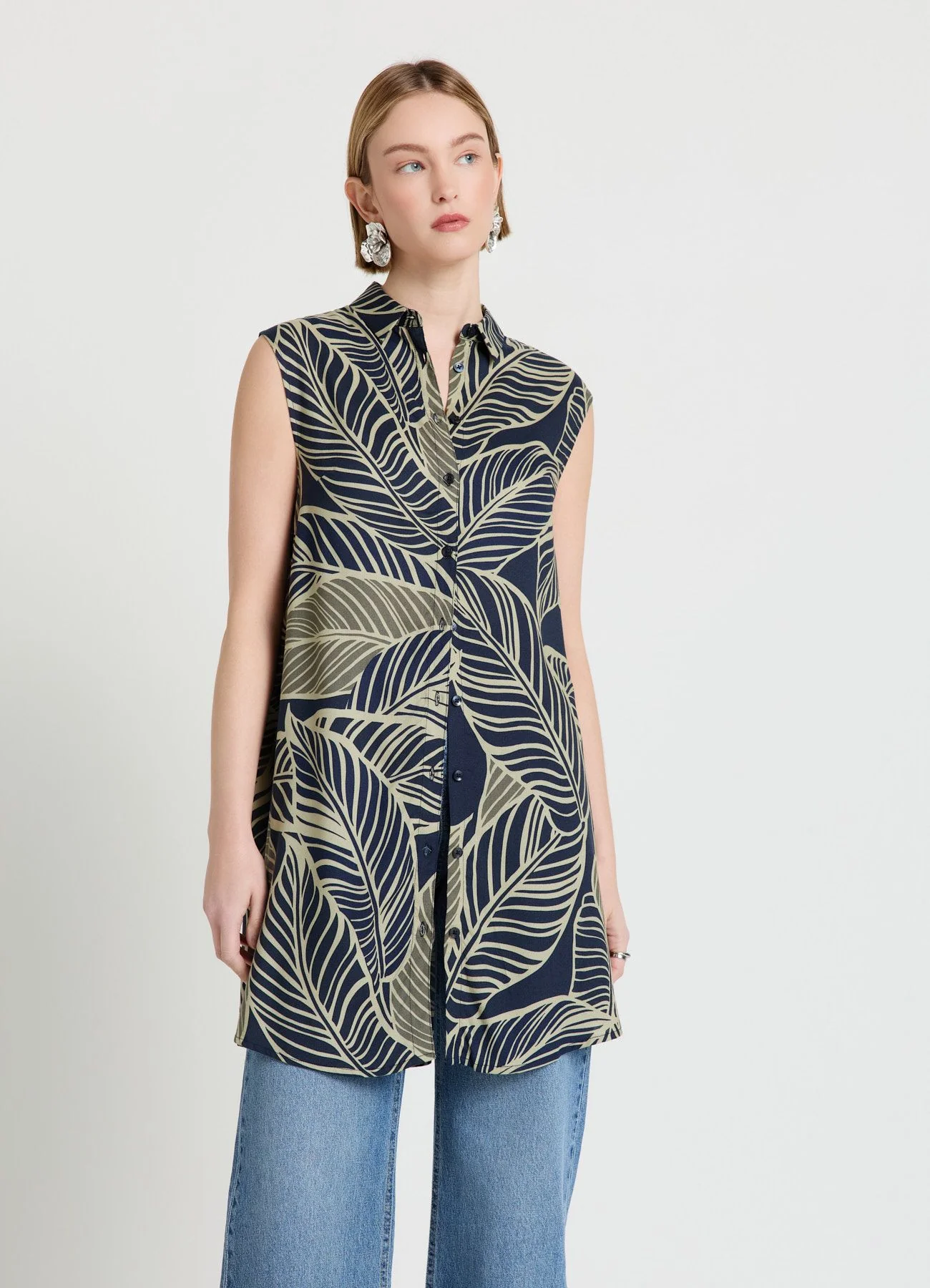 Blusa smanicata con stampa paisley - Image 2