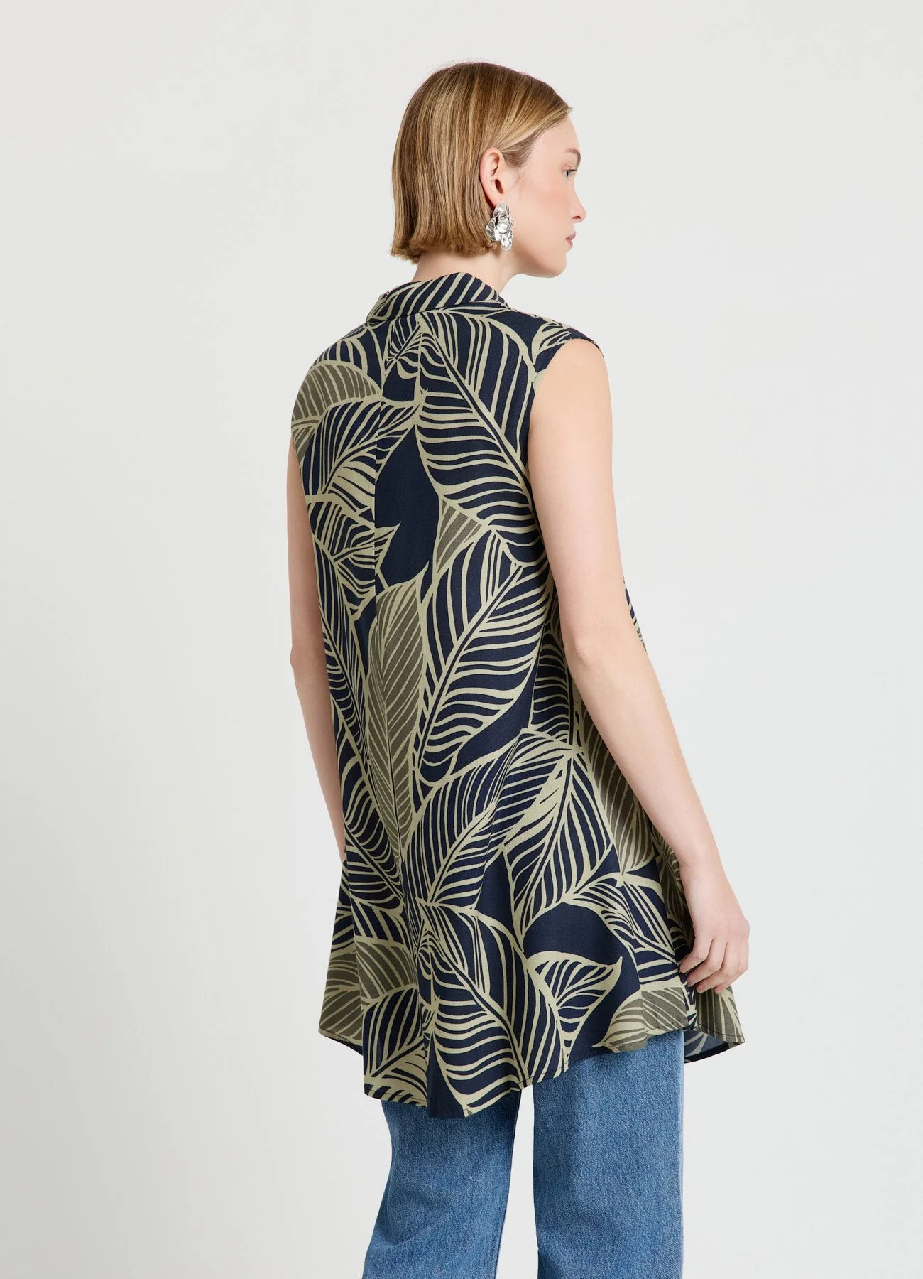 Blusa smanicata con stampa paisley - Image 3
