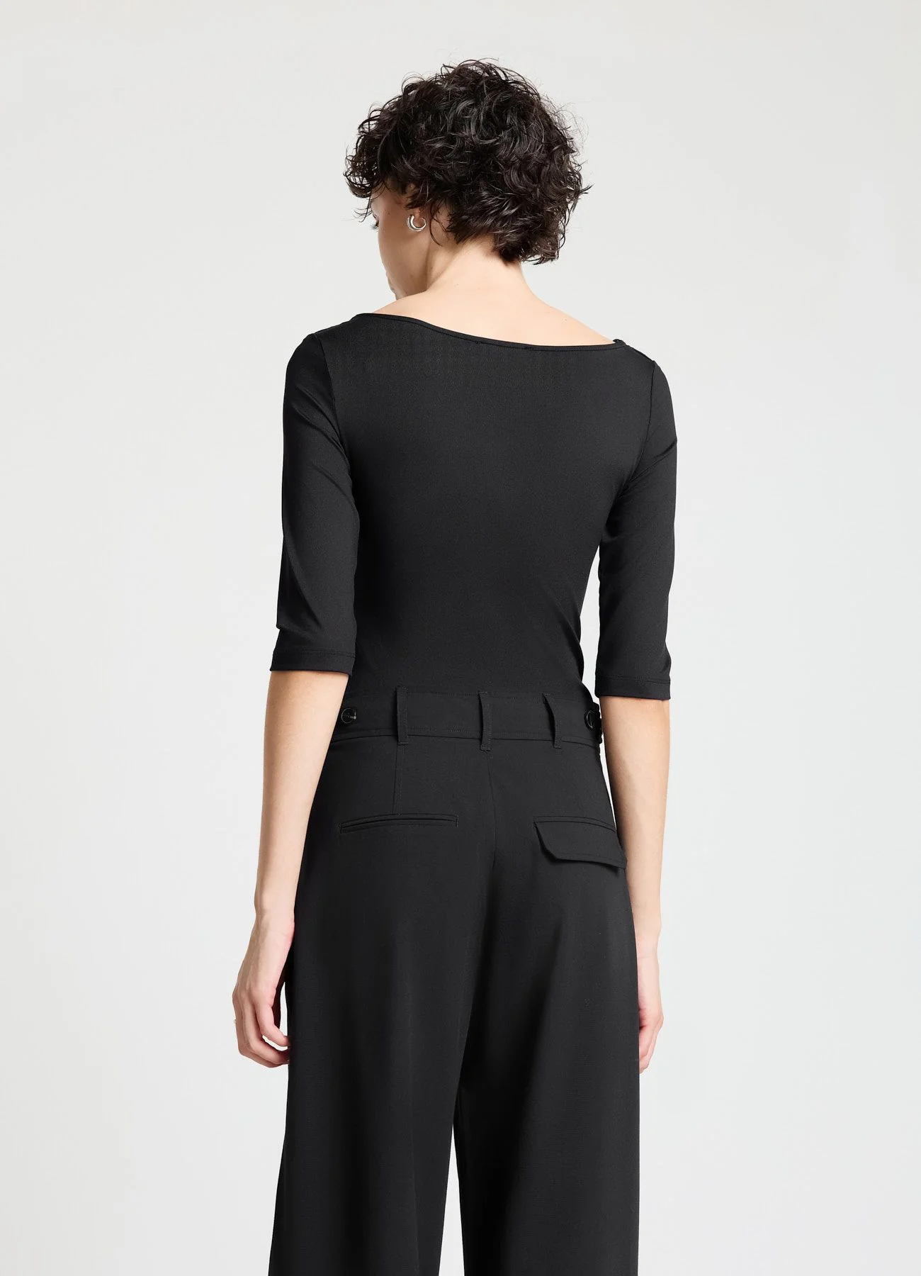 Body con scollo a barchetta