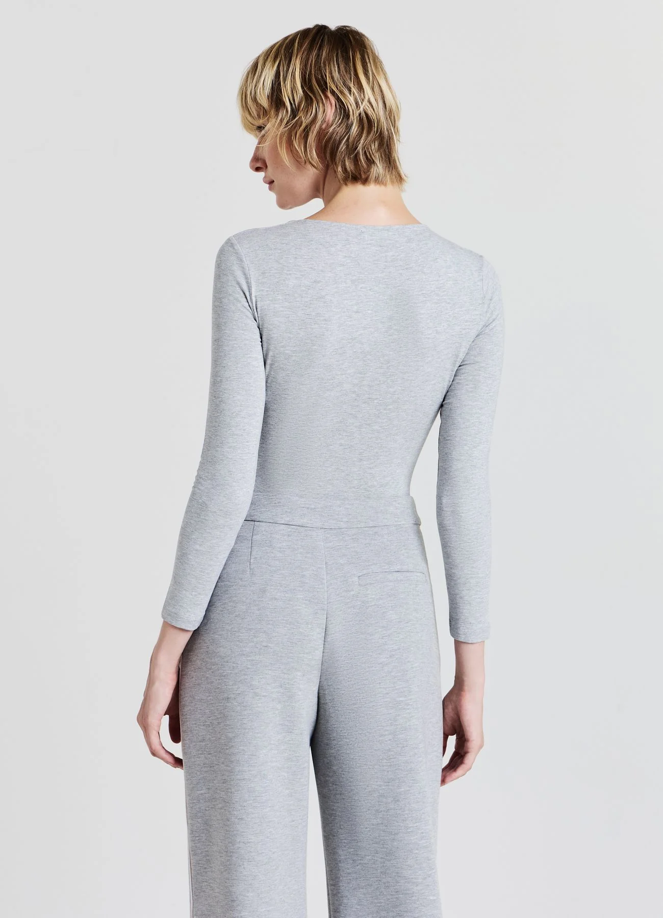 Body scollo V