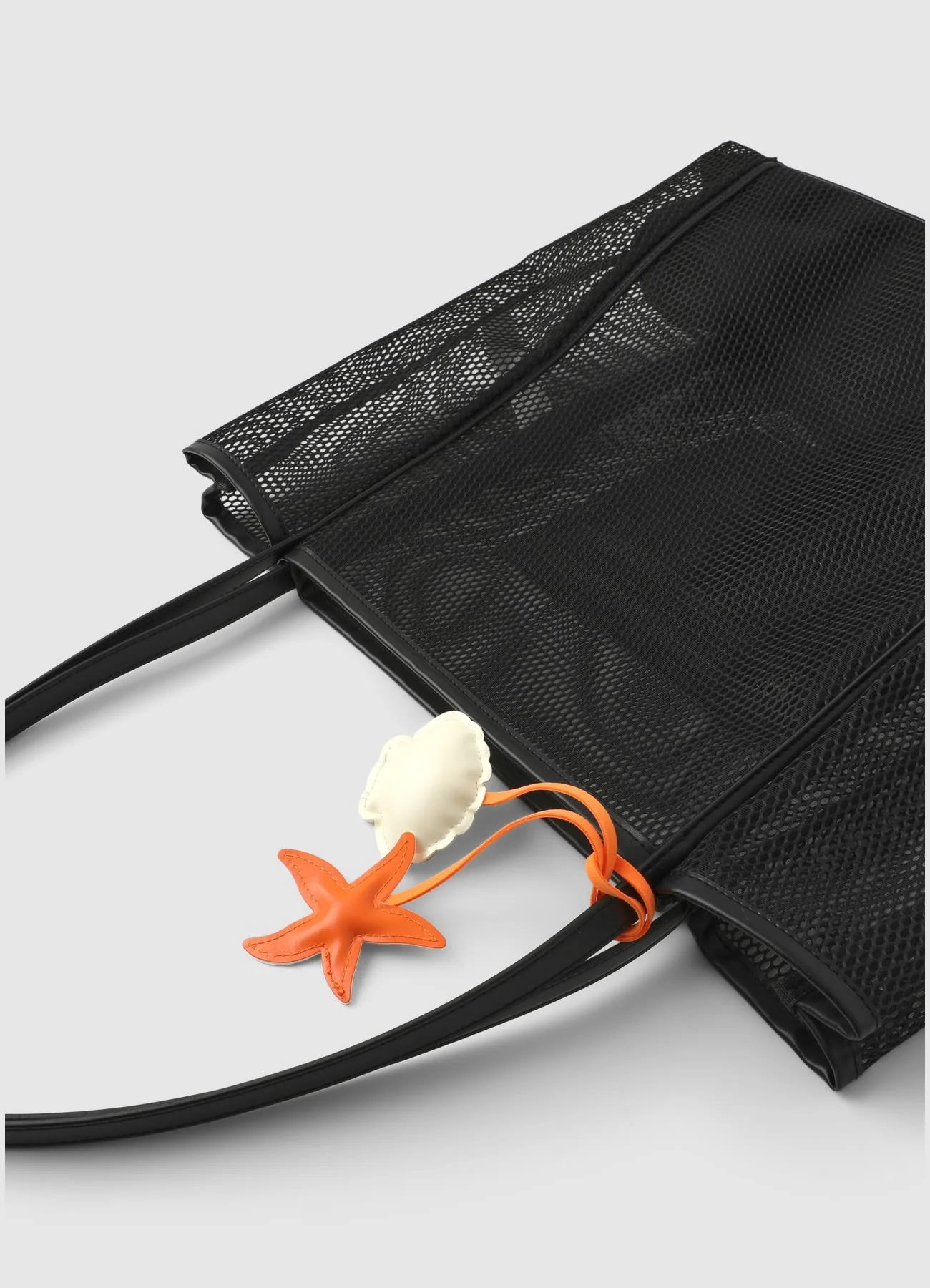 Borsa a rete da mare con charm decorativi - Image 4