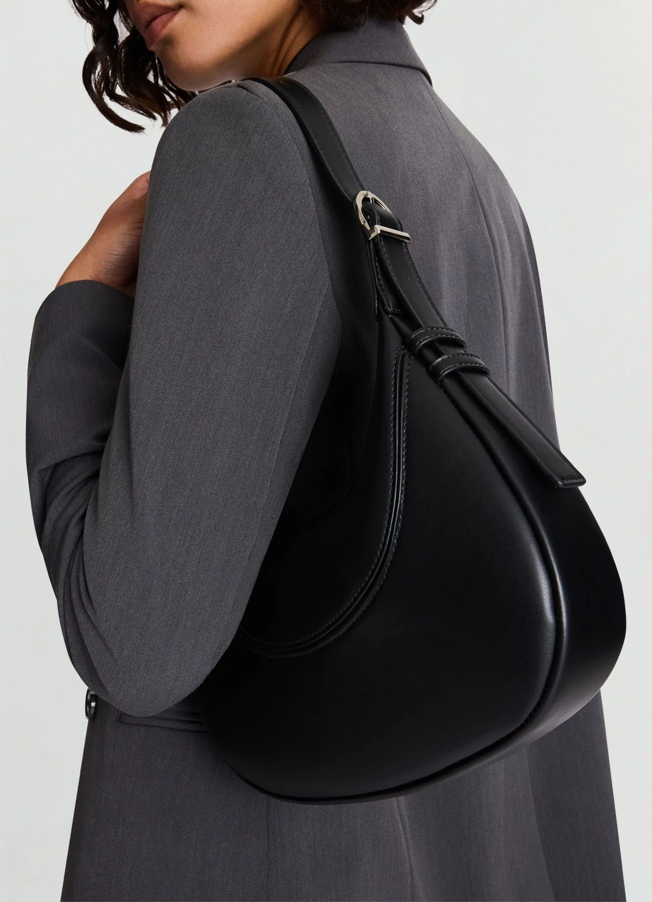 Borsa a spalla a mezzaluna - Image 2