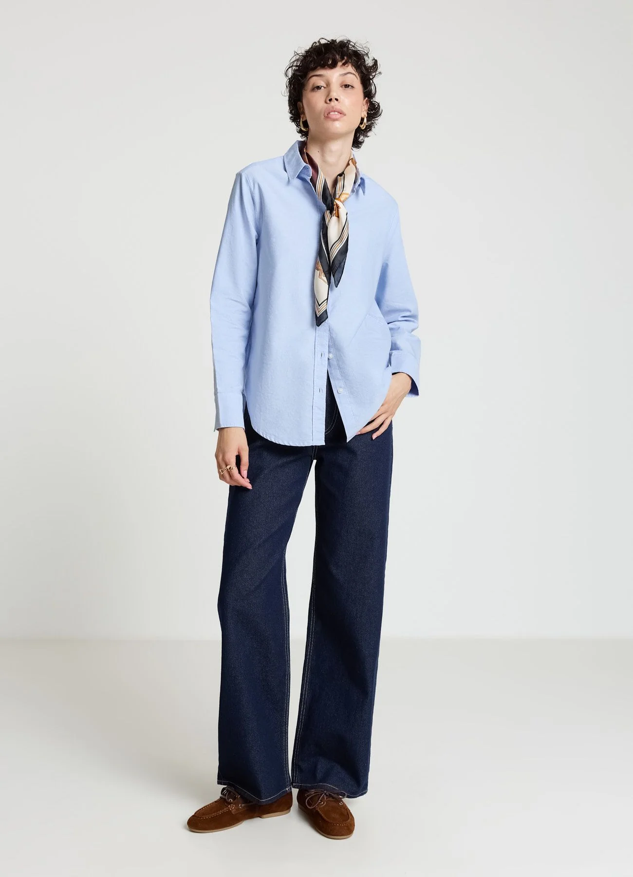 Camicia a tinta unita con colletto classico