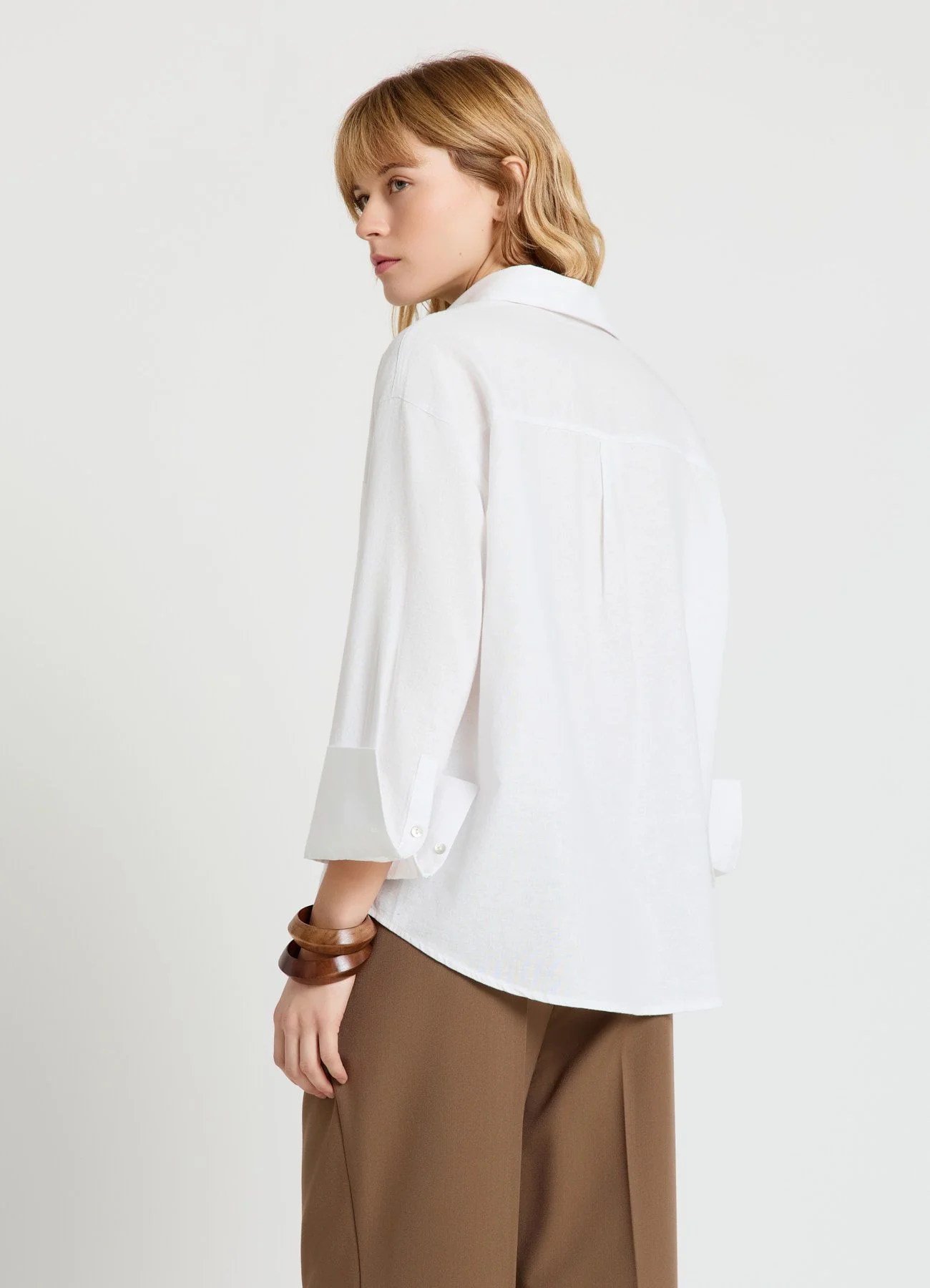 Camicia a tinta unita con taschino - Image 4
