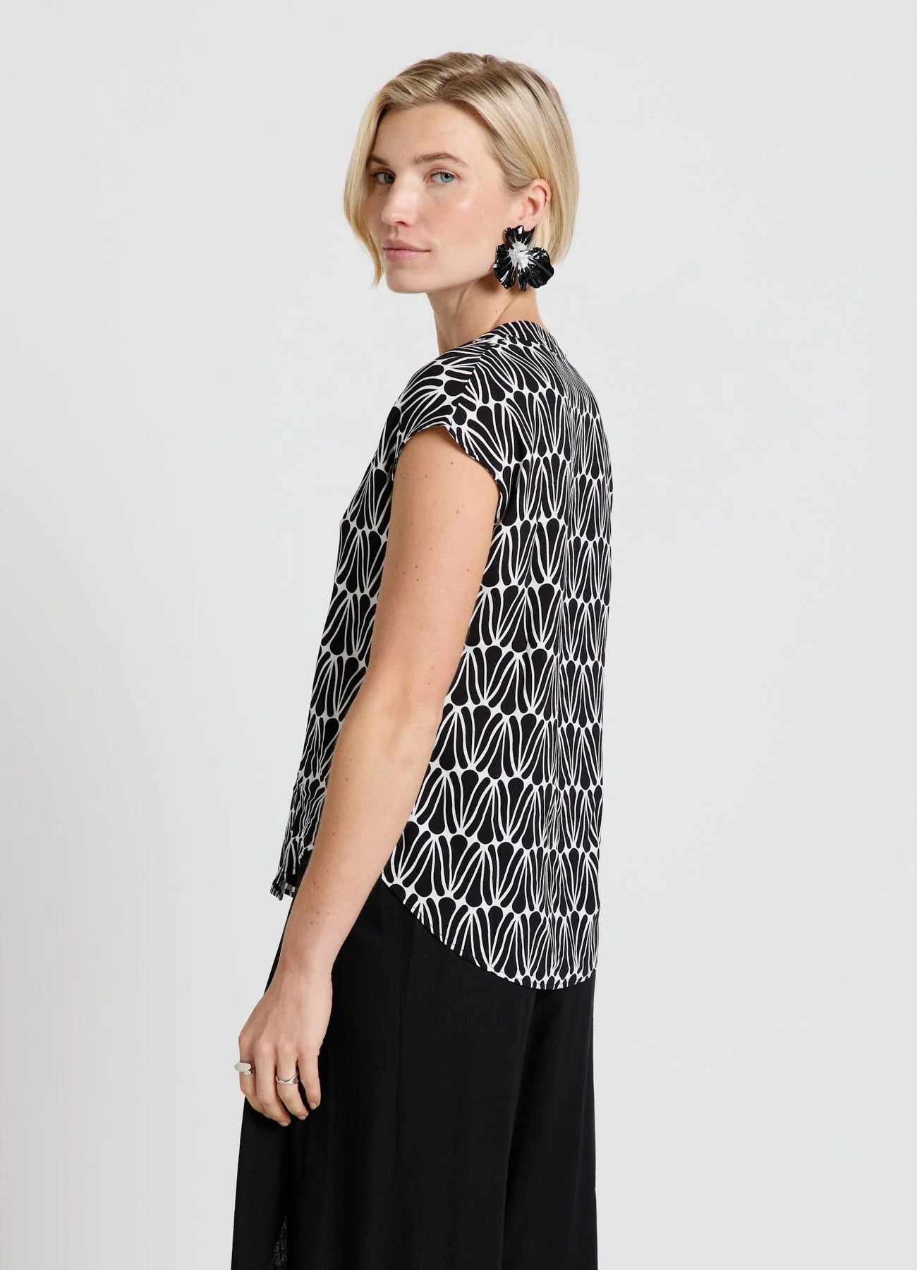 Camicia con colletto coreano e stampa - Image 3