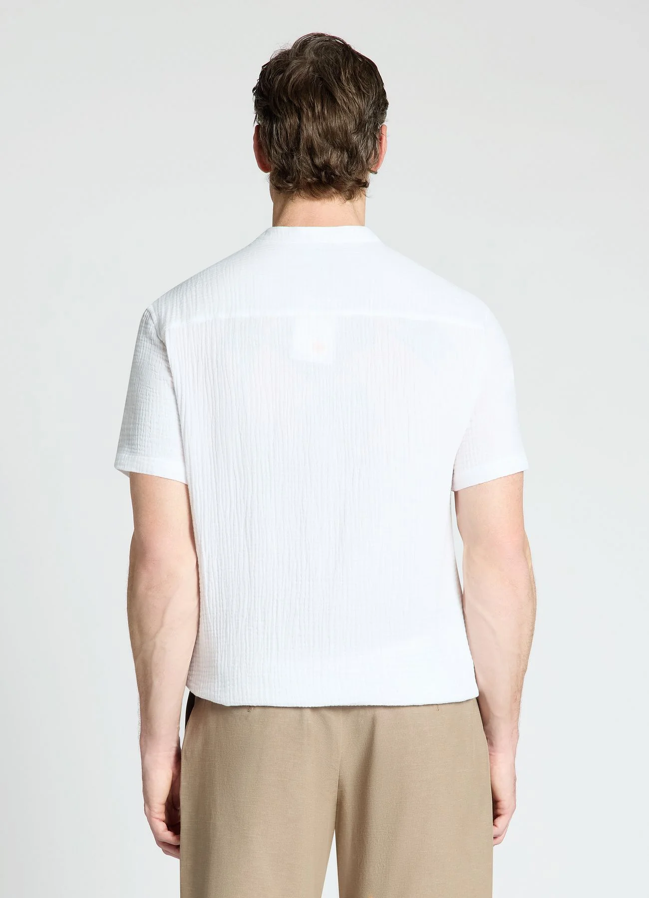 Camicia con collo alla coreana e bottoni - Image 3