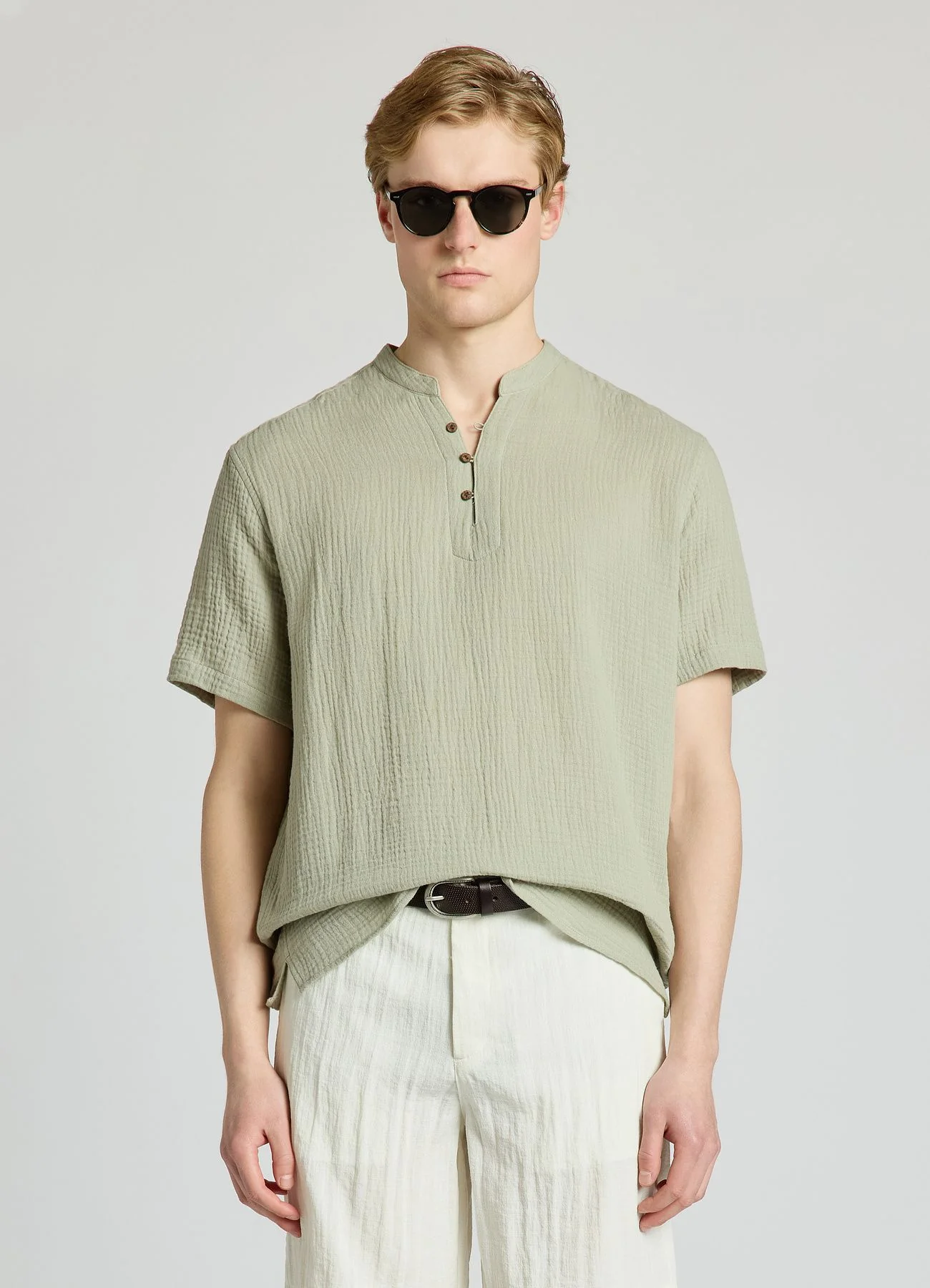 Camicia con collo alla coreana e bottoni - Image 2
