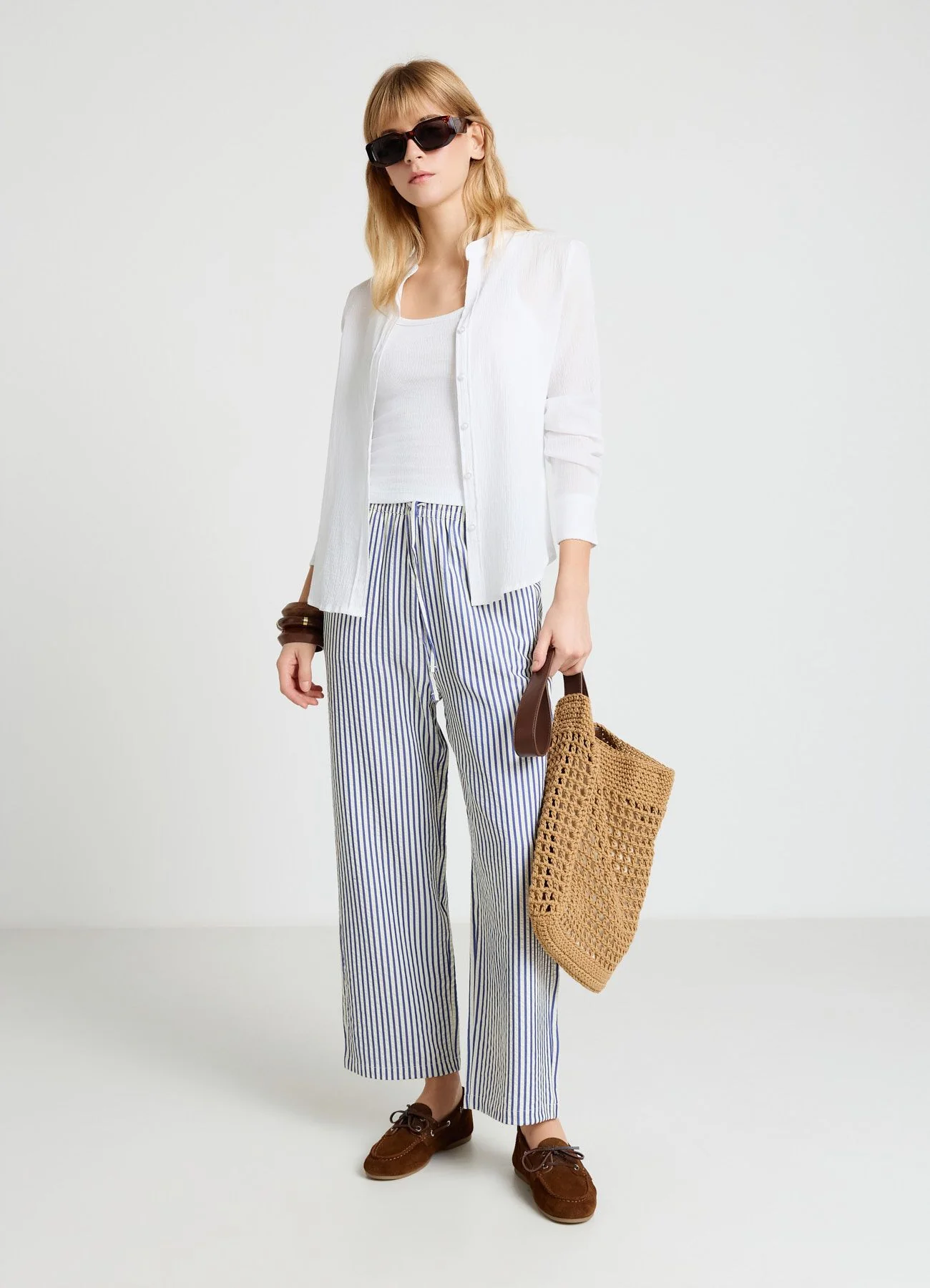 Camicia con collo alla coreana e bottoni