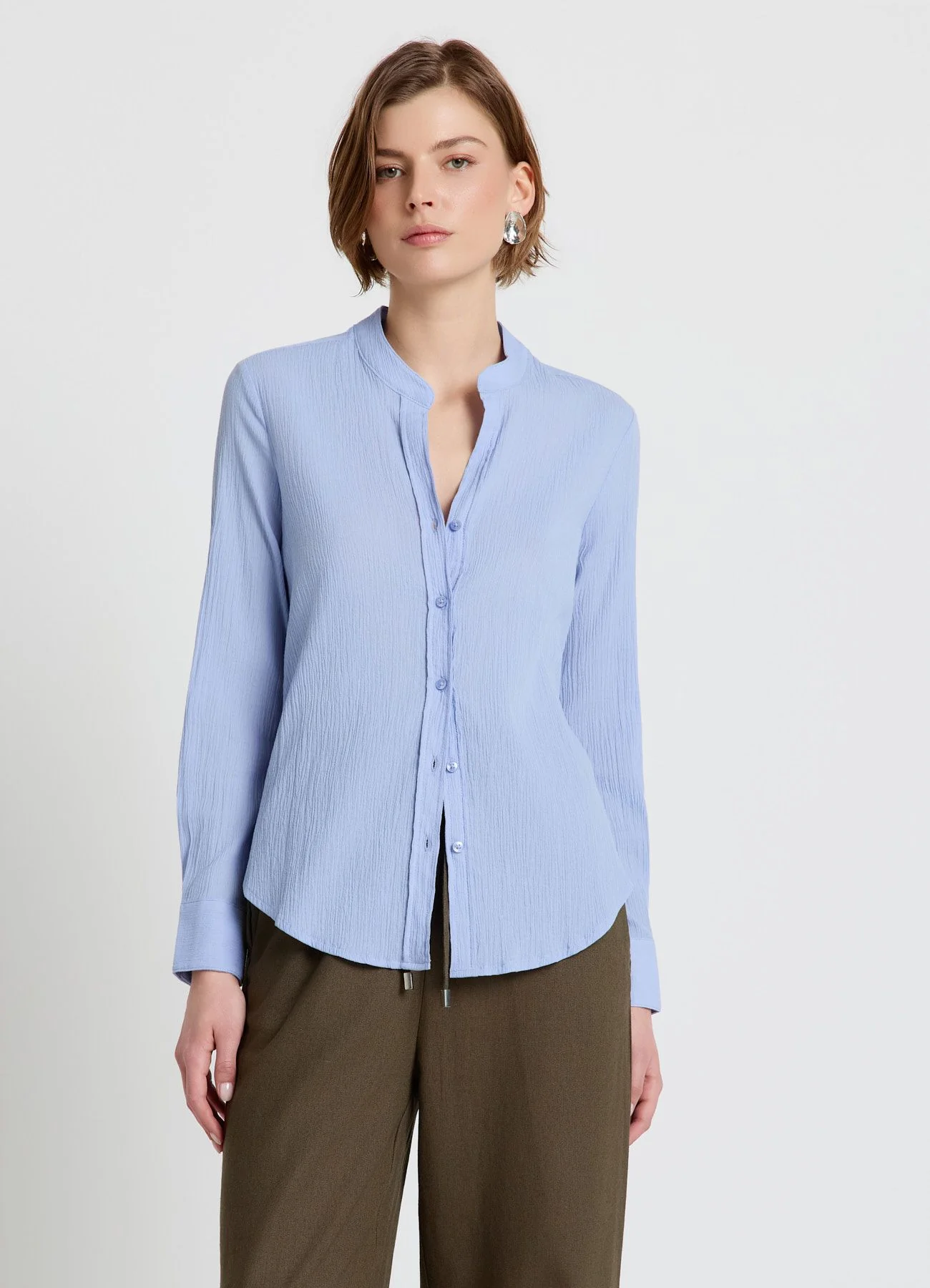 Camicia con collo alla coreana e bottoni - Image 3