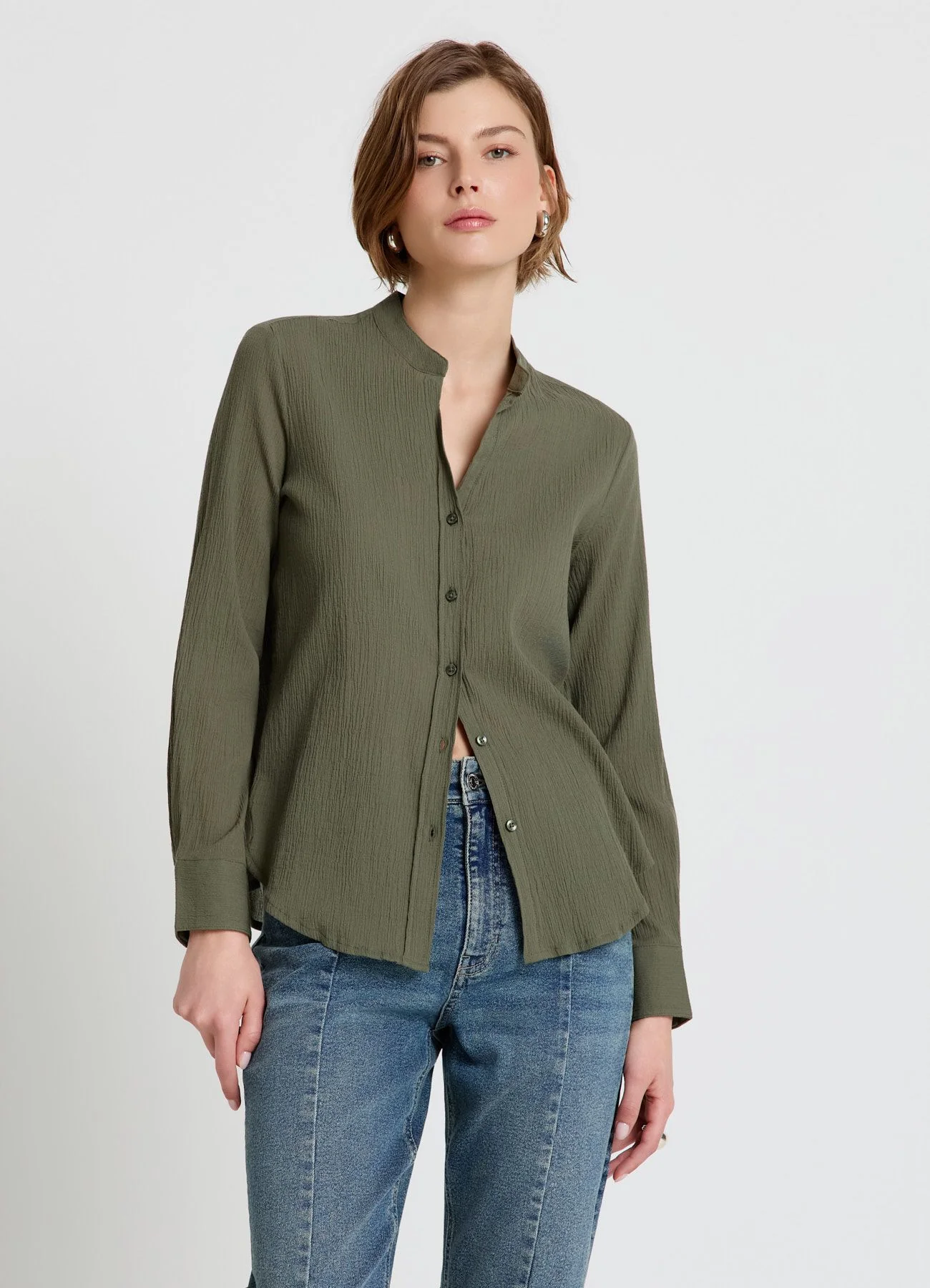 Camicia con collo alla coreana e bottoni - Image 3