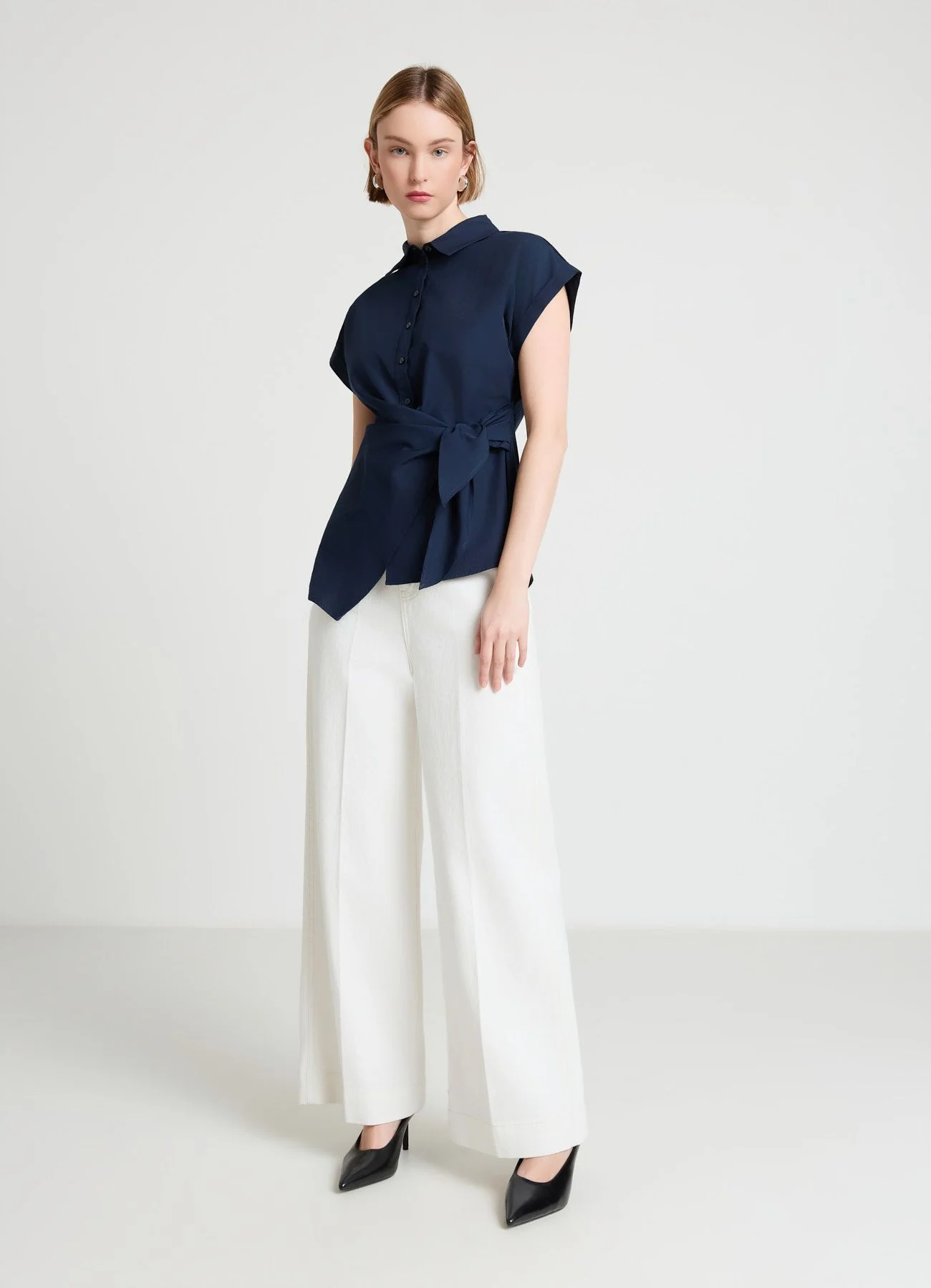 Camicia con nodo sul fianco e mezza abbottonatura - Image 3