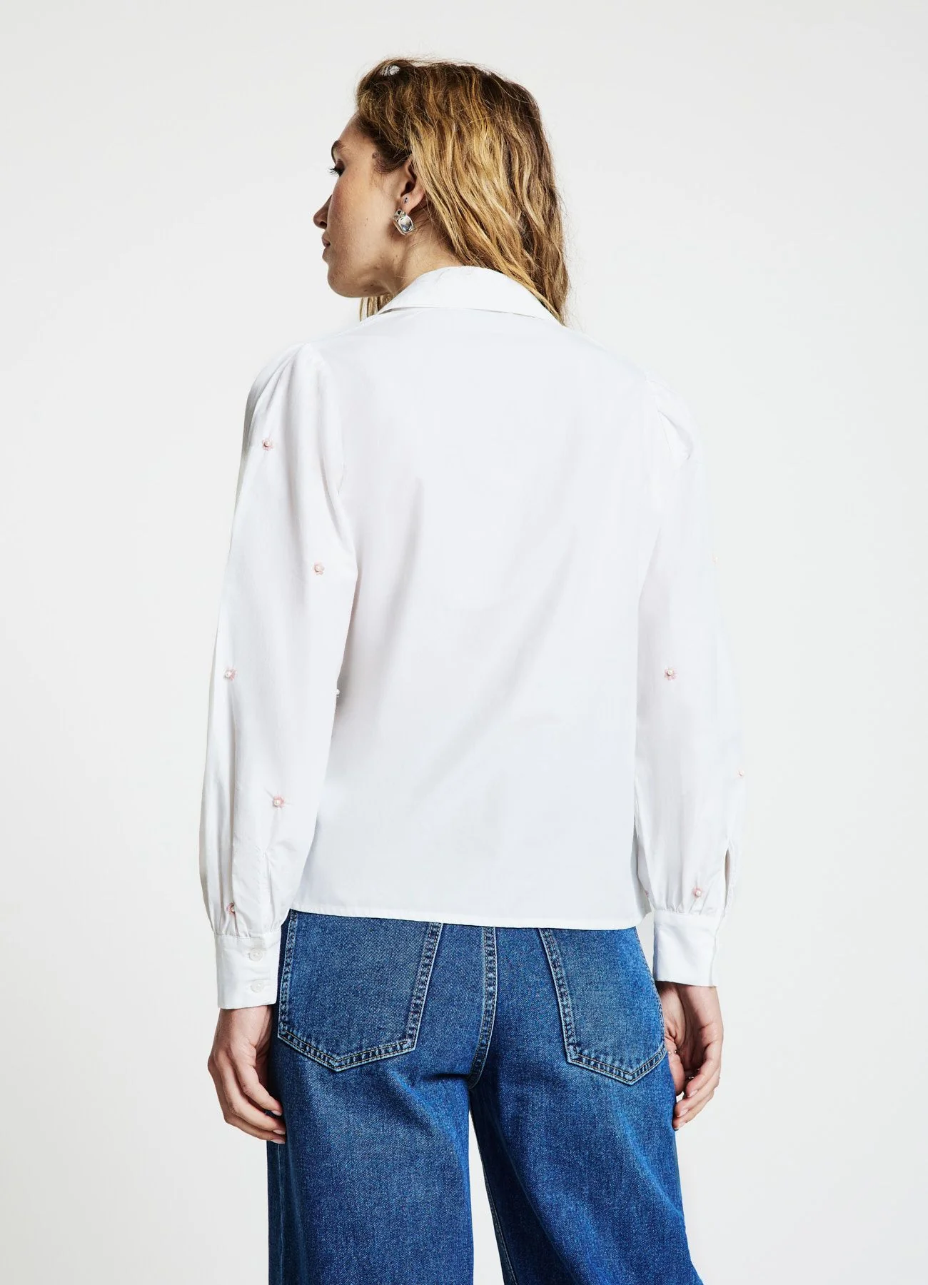 Camicia con ricamo fiori e perle - Image 2