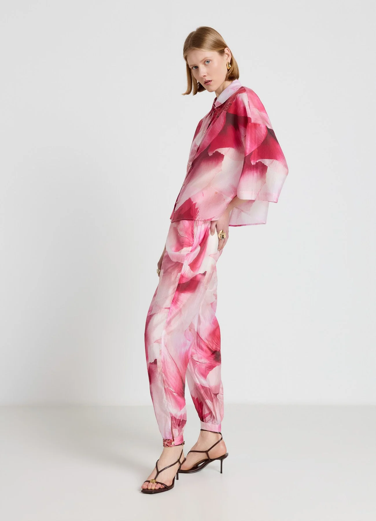 Camicia con stampa fiori e maniche kimono