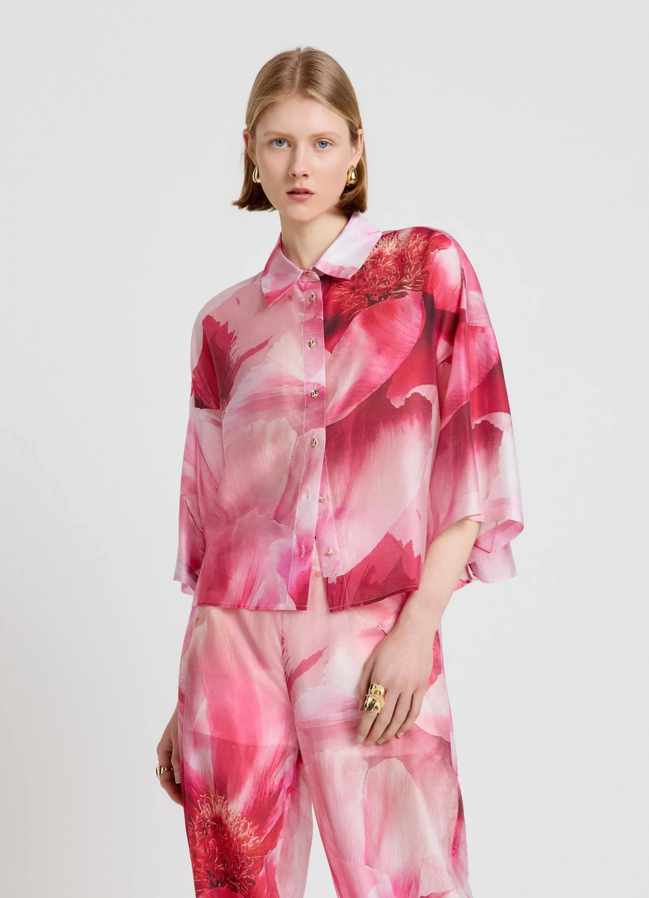Camicia con stampa fiori e maniche kimono - Image 2