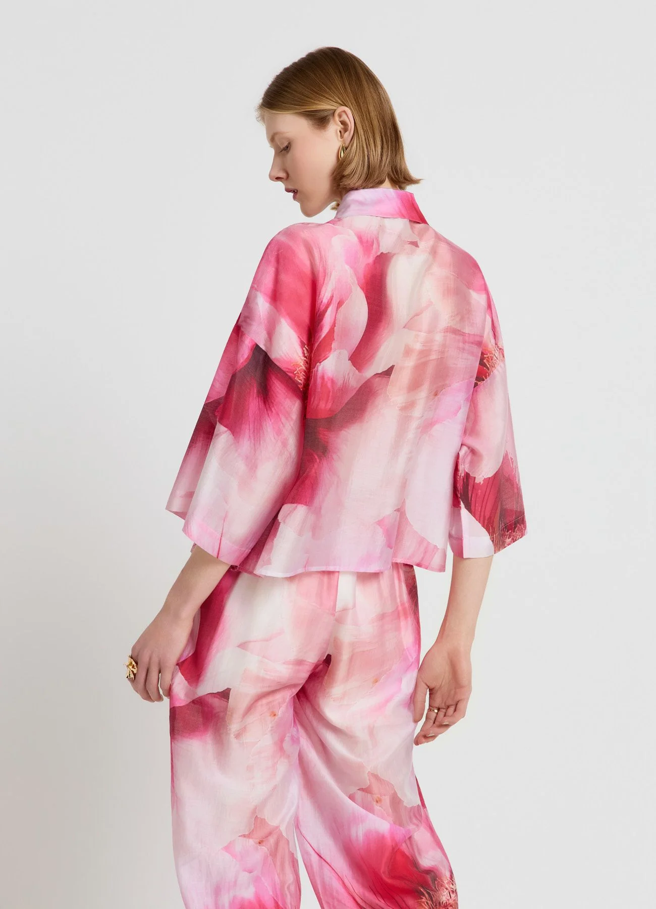 Camicia con stampa fiori e maniche kimono - Image 3