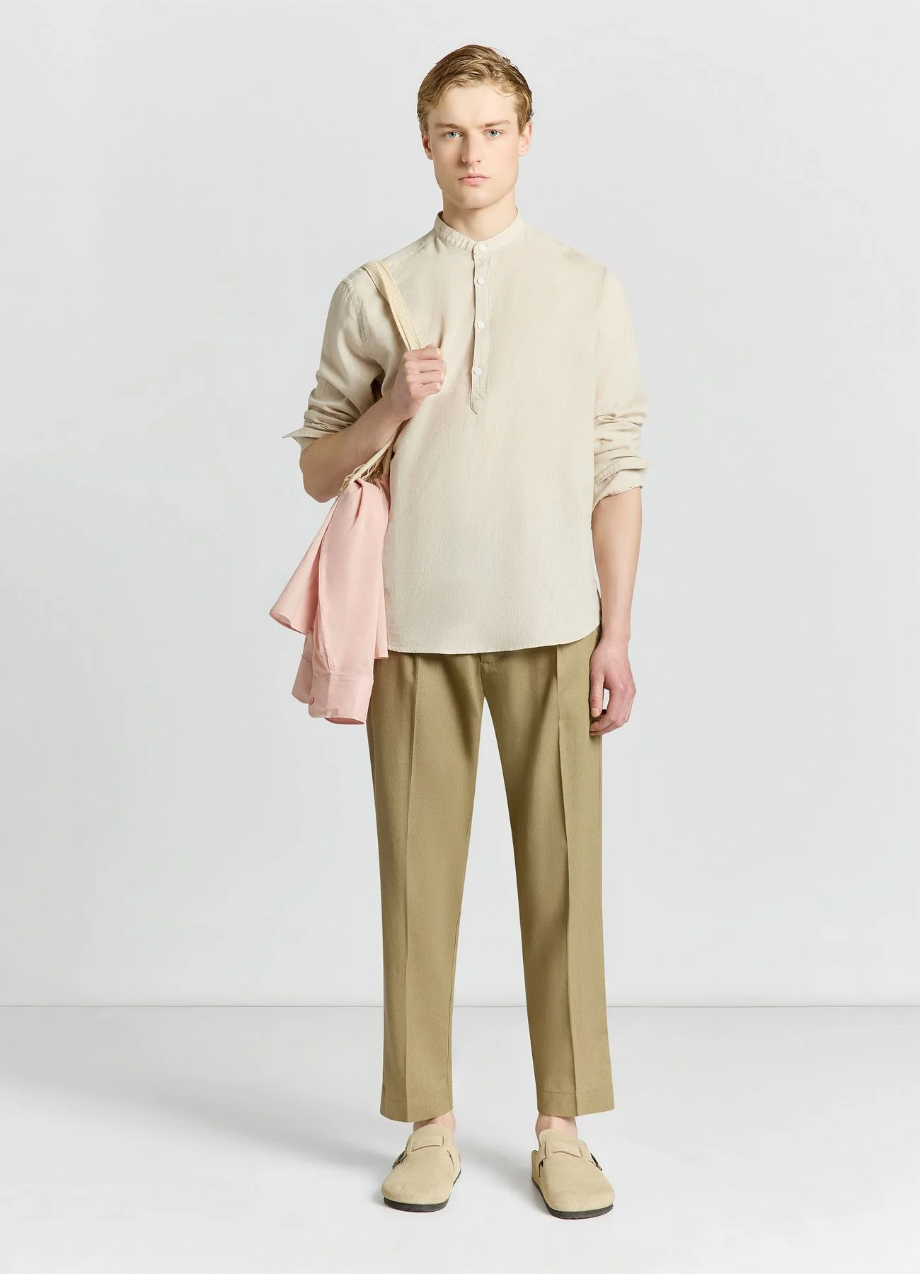 Camicia coreana con mezza abbottonatura