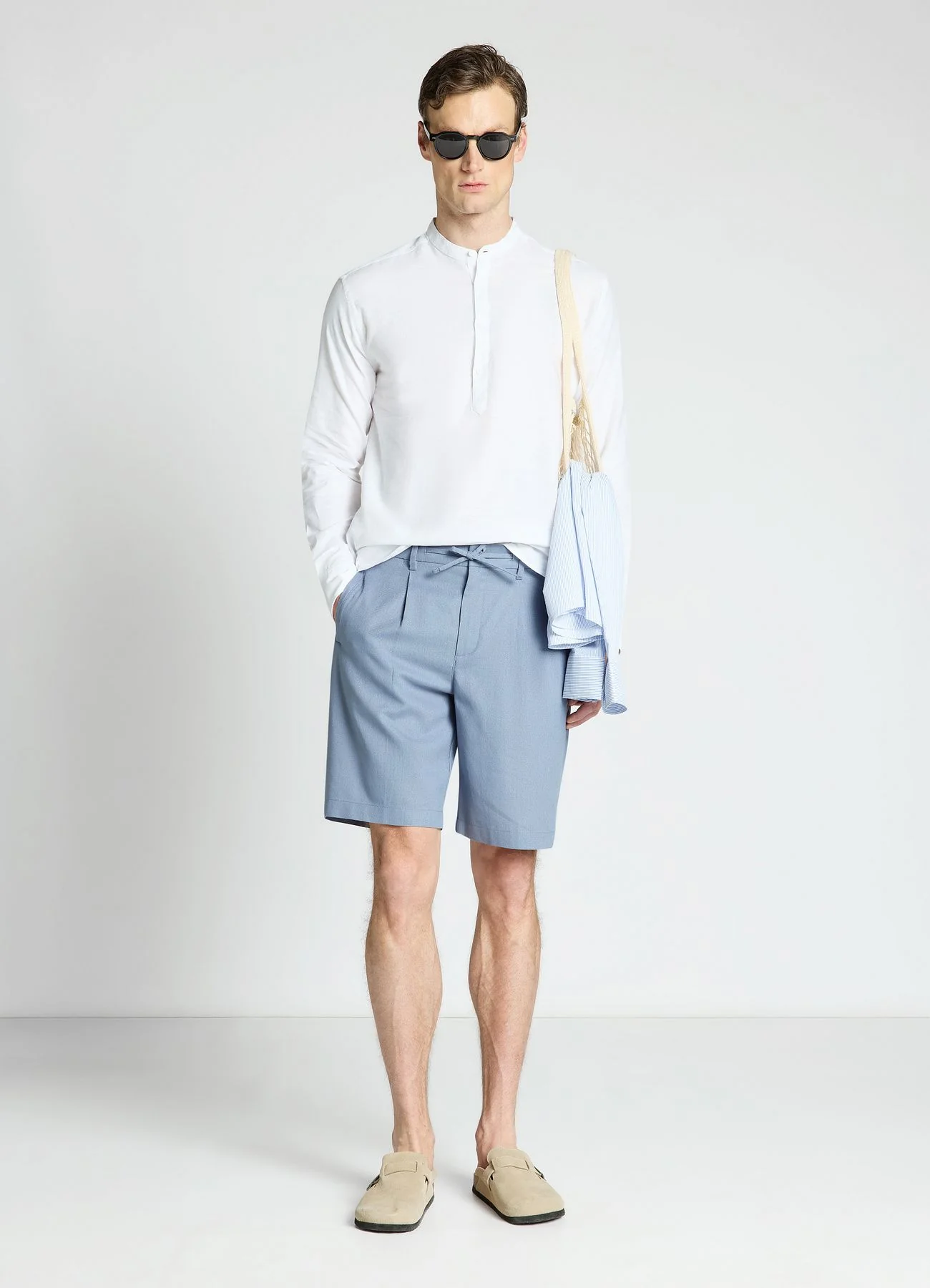 Camicia coreana con mezza abbottonatura