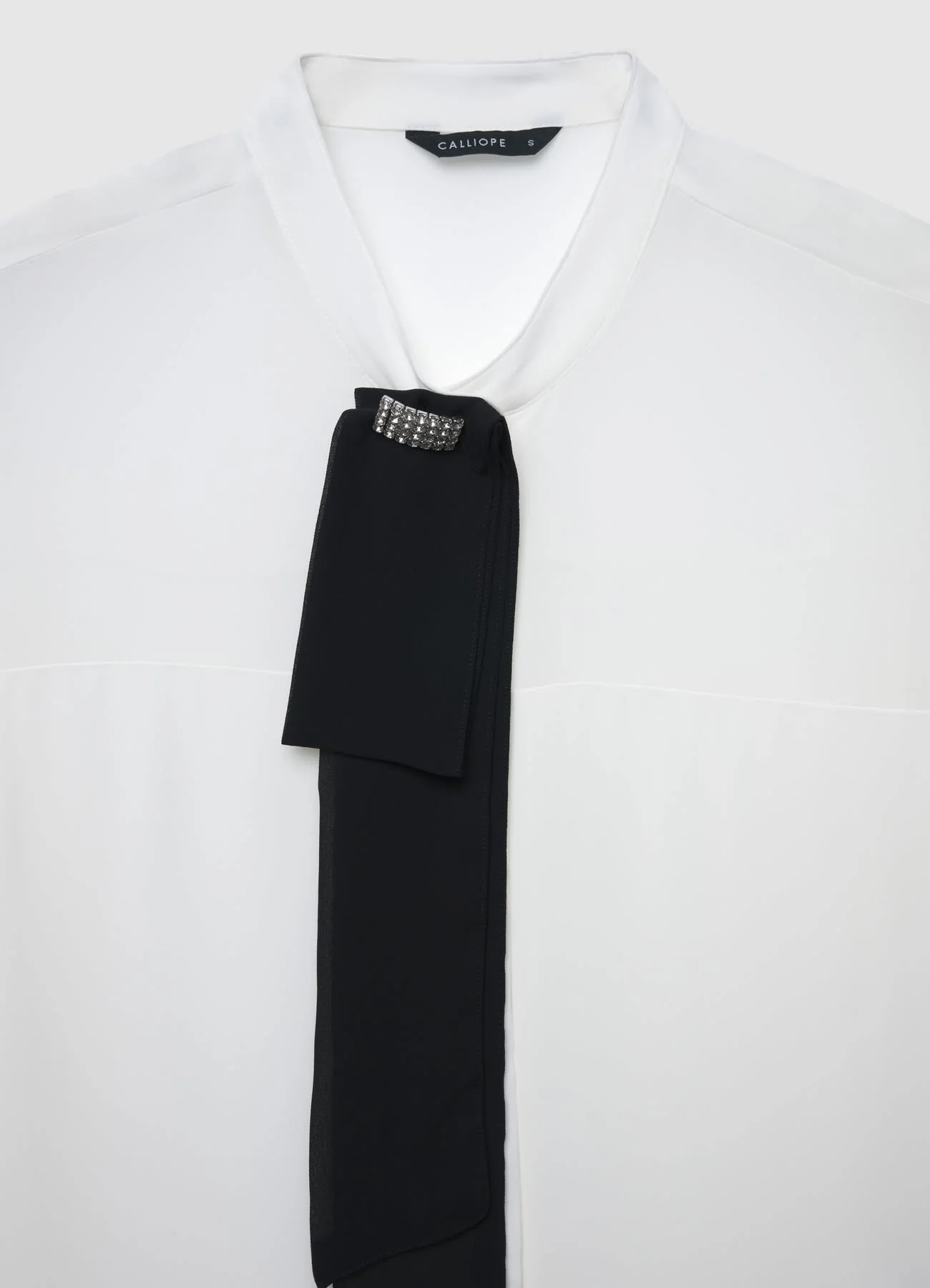 Camicia cravattino con spilla - Image 4