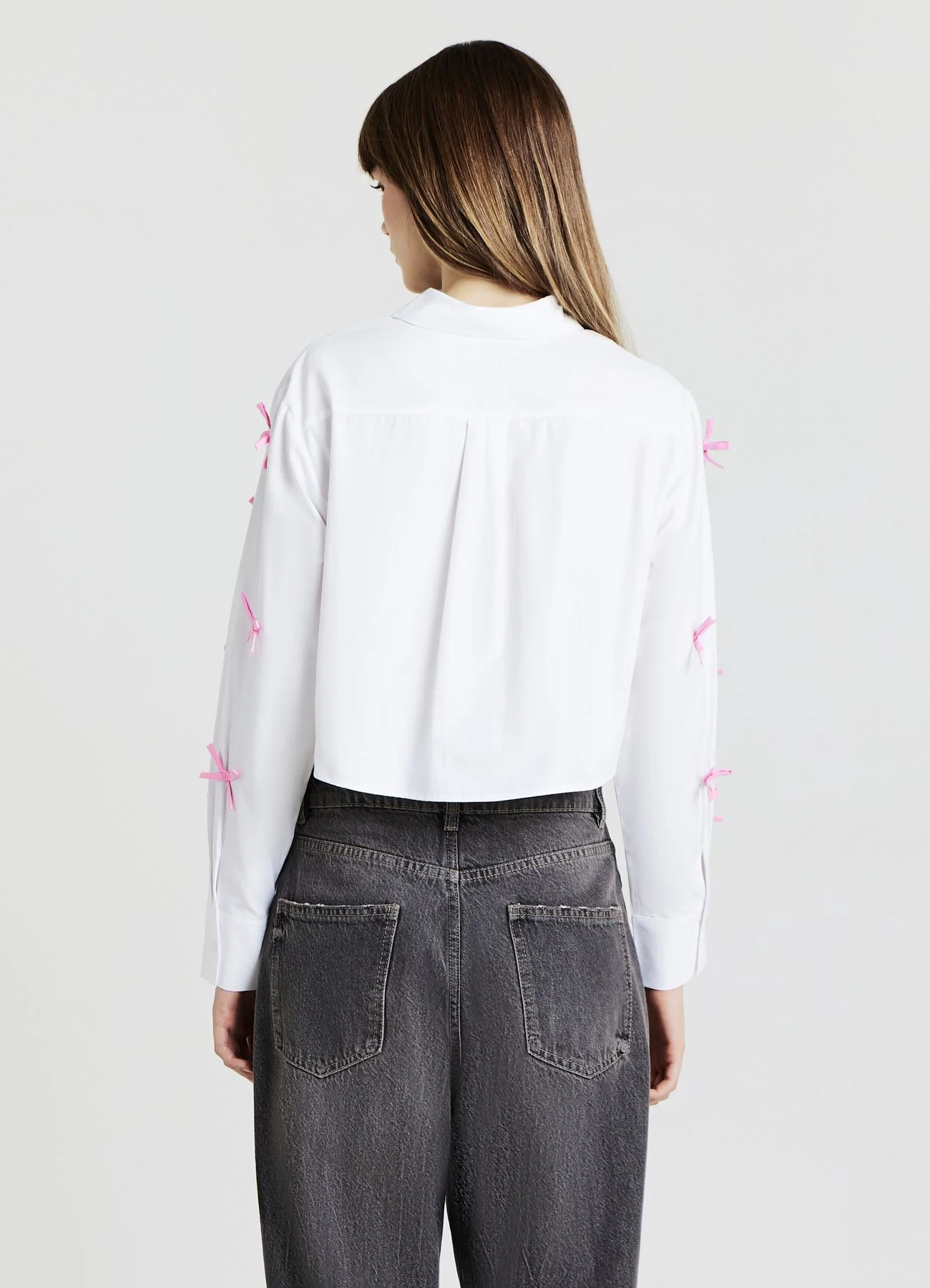 Camicia crop con fiocchi applicati - Image 3