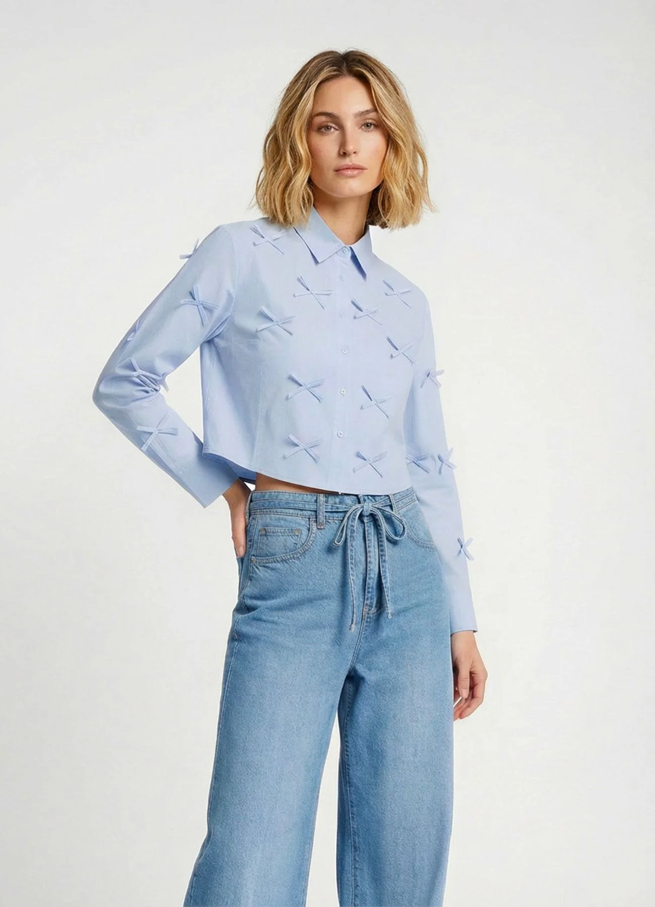 Camicia crop con fiocchi applicati - Image 2