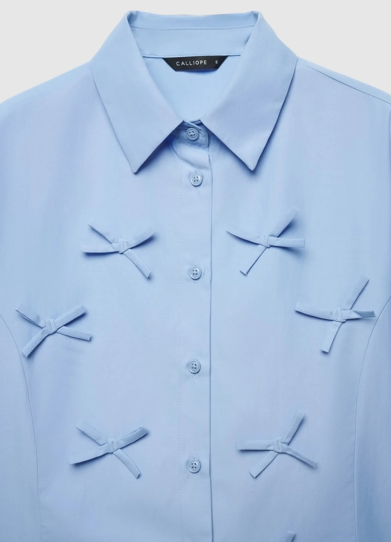 Camicia crop con fiocchi applicati - Image 4