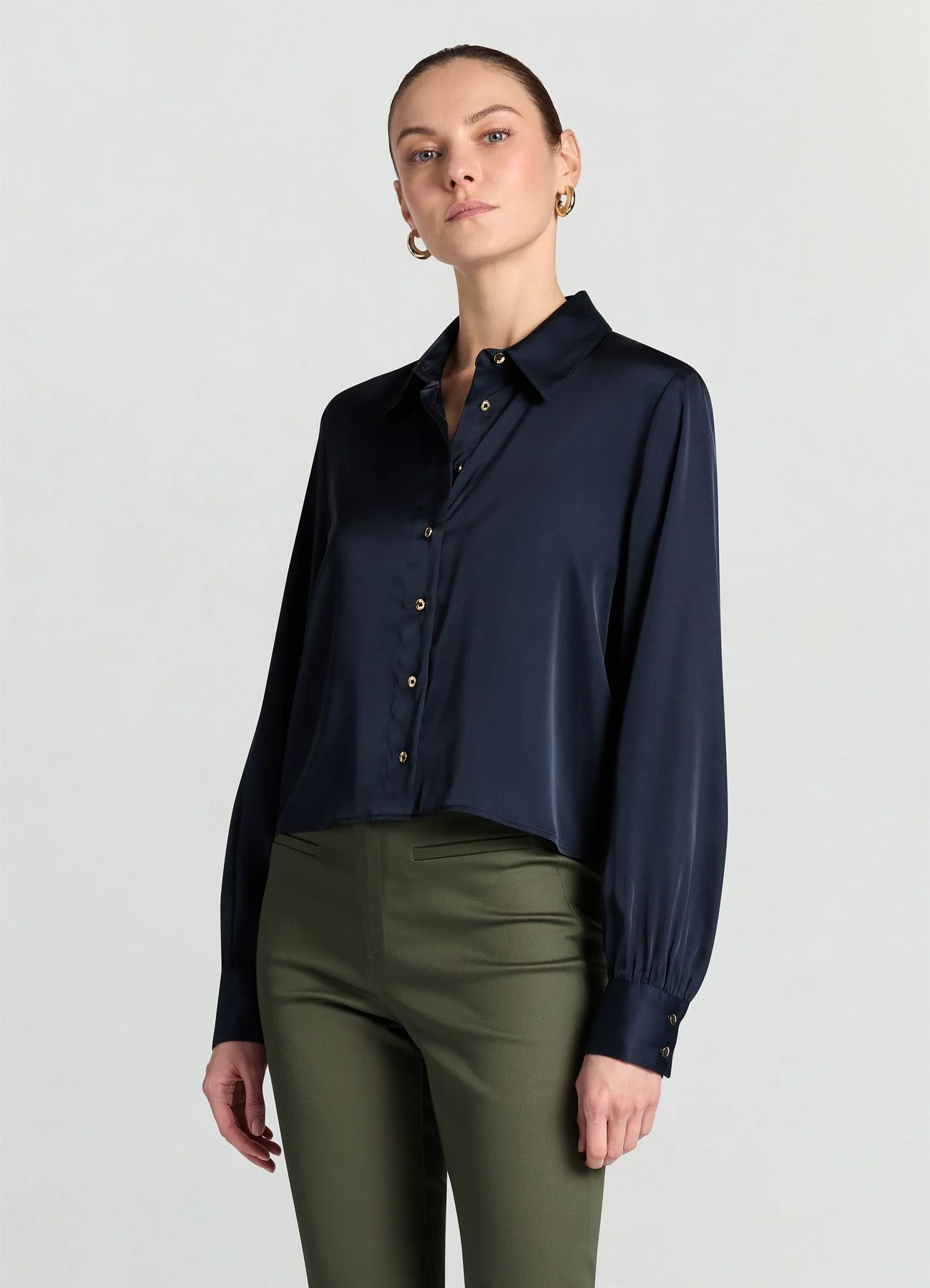 Camicia crop simil satin maniche a palloncino