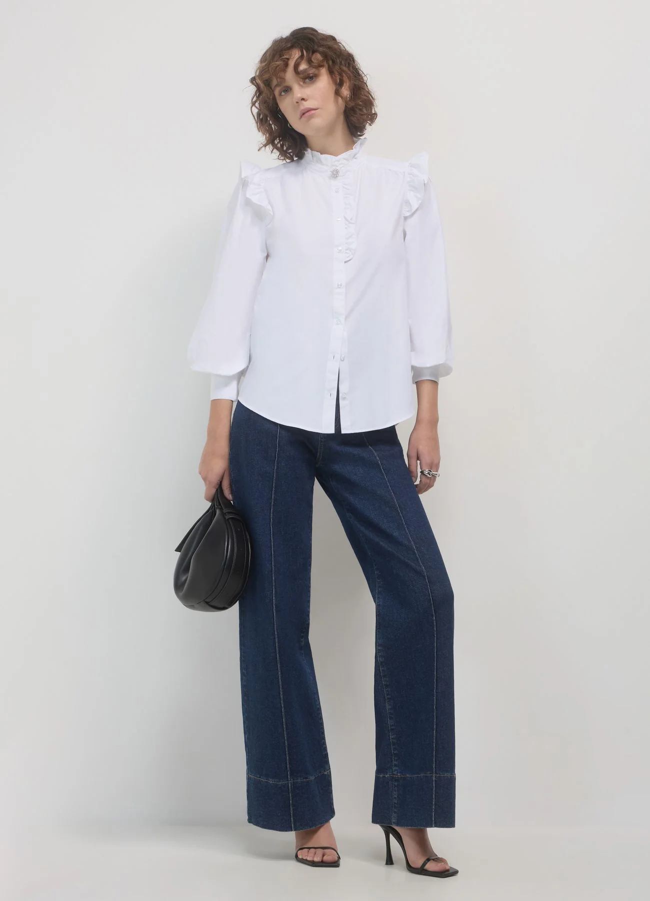 Camicia frill bottone gioiello