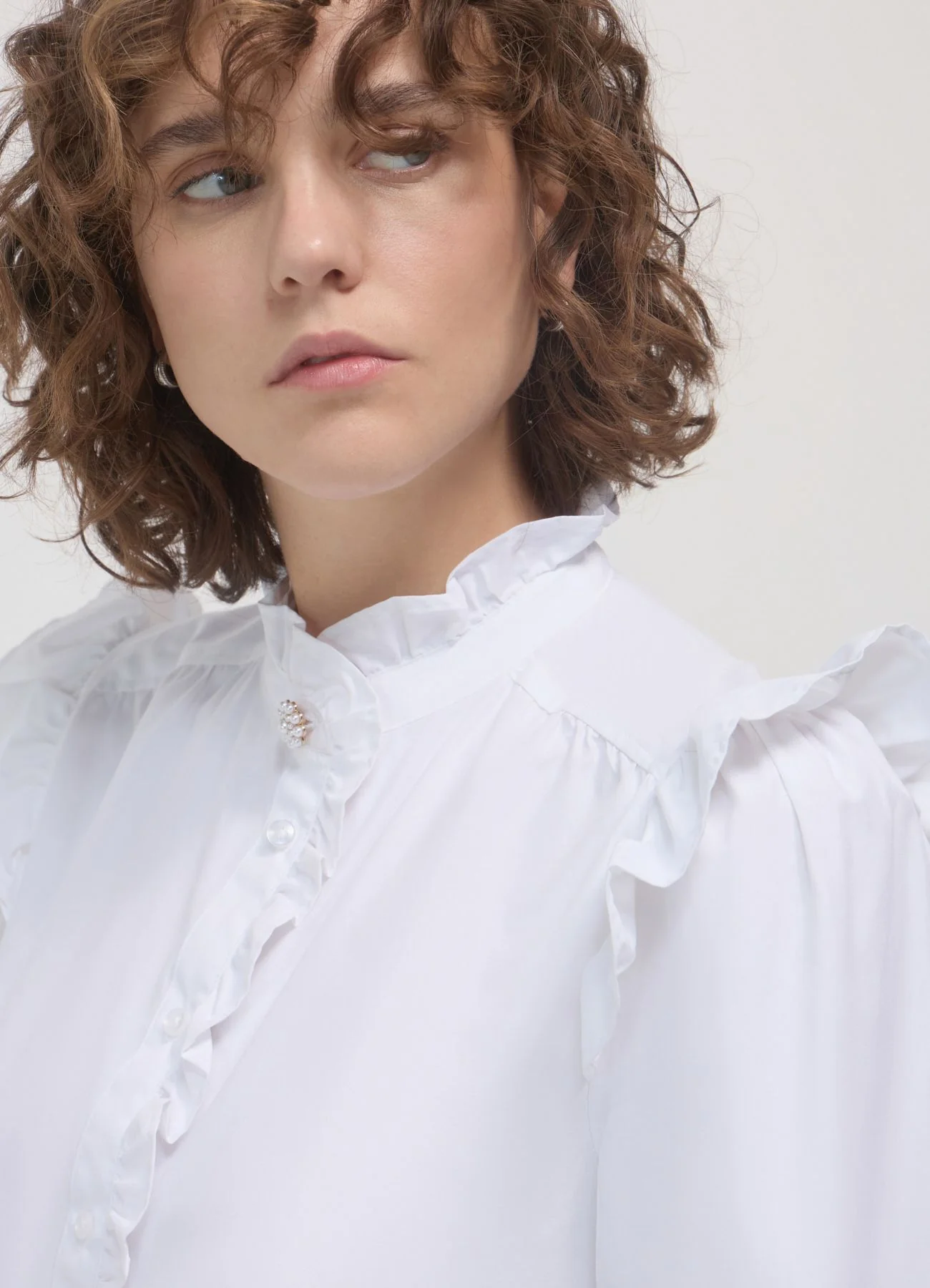 Camicia frill bottone gioiello - Image 4