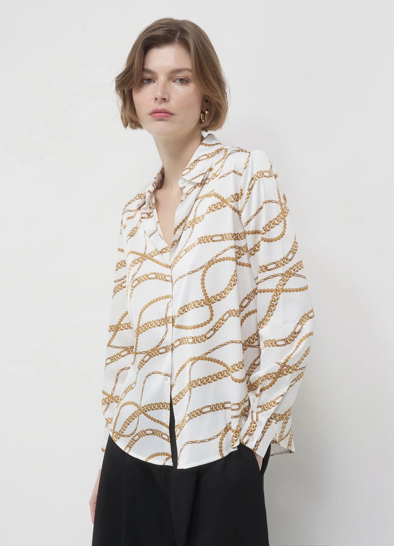Camicia in simil satin fantasia catena - Image 3