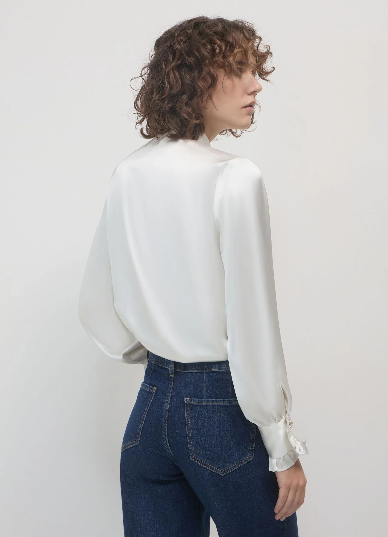 Camicia rouches bottone gioiello