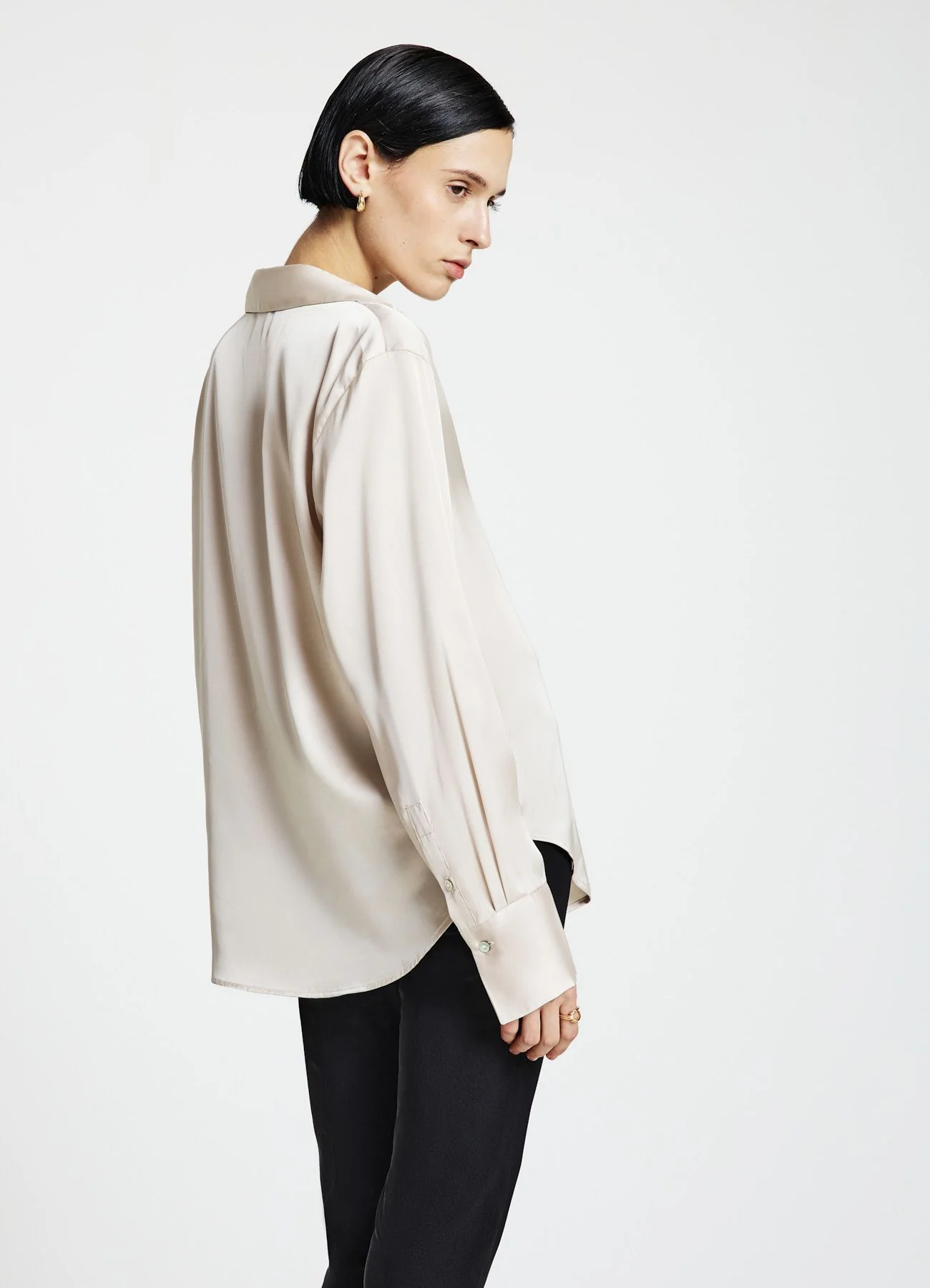 Camicia scollo a V similsatin - Image 2
