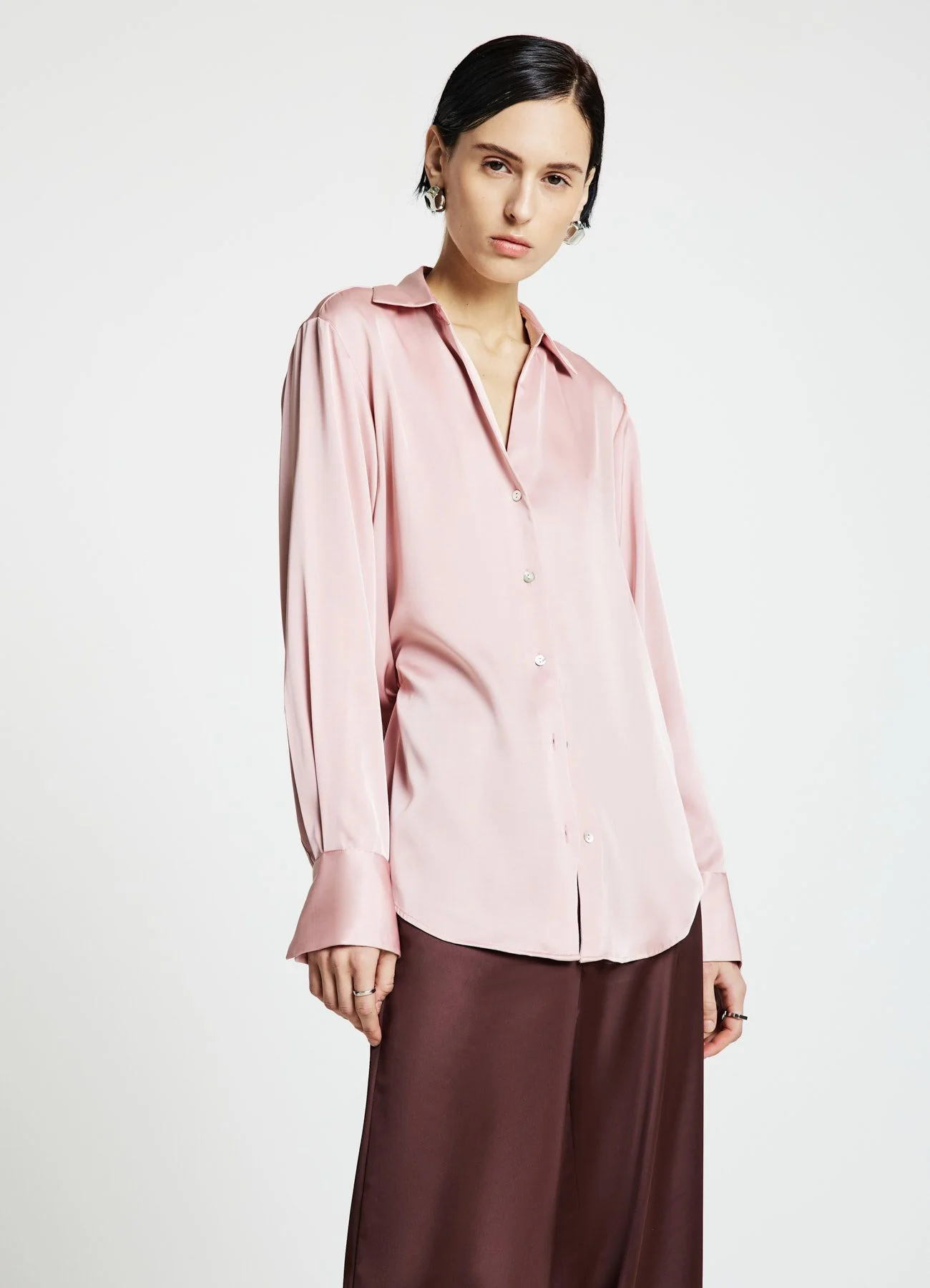 Camicia scollo a V similsatin