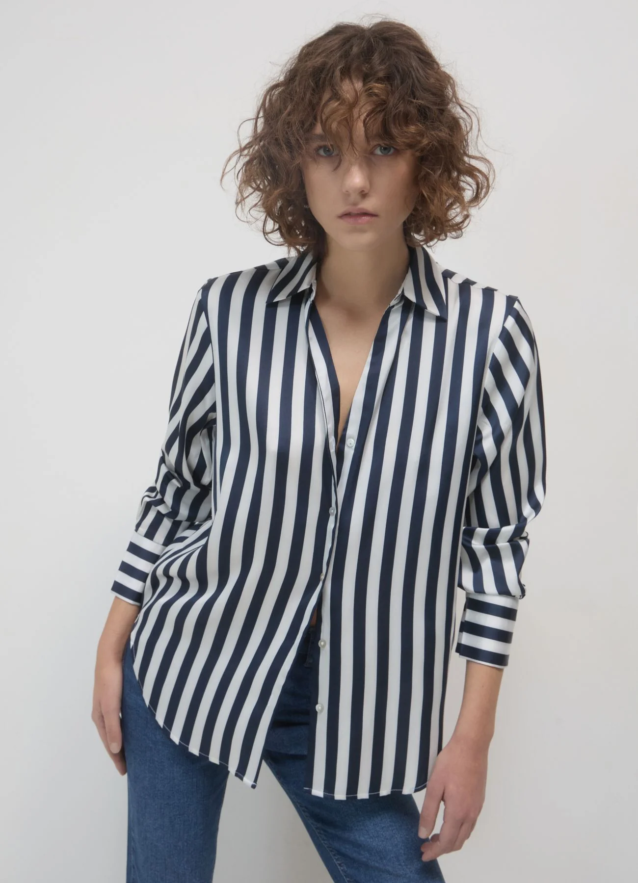 Camicia simil satin a righe - Image 3