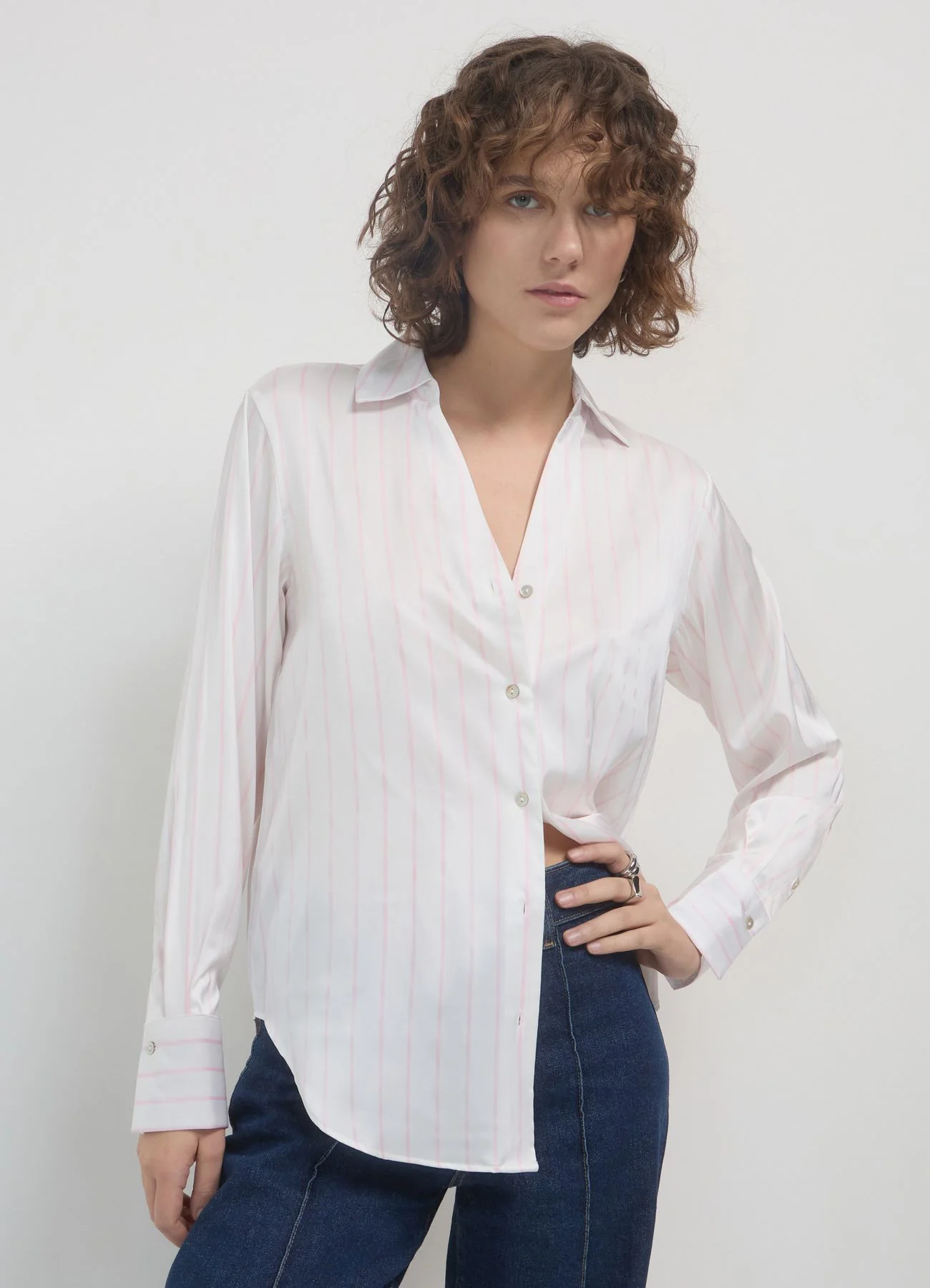 Camicia simil satin a righe - Image 3
