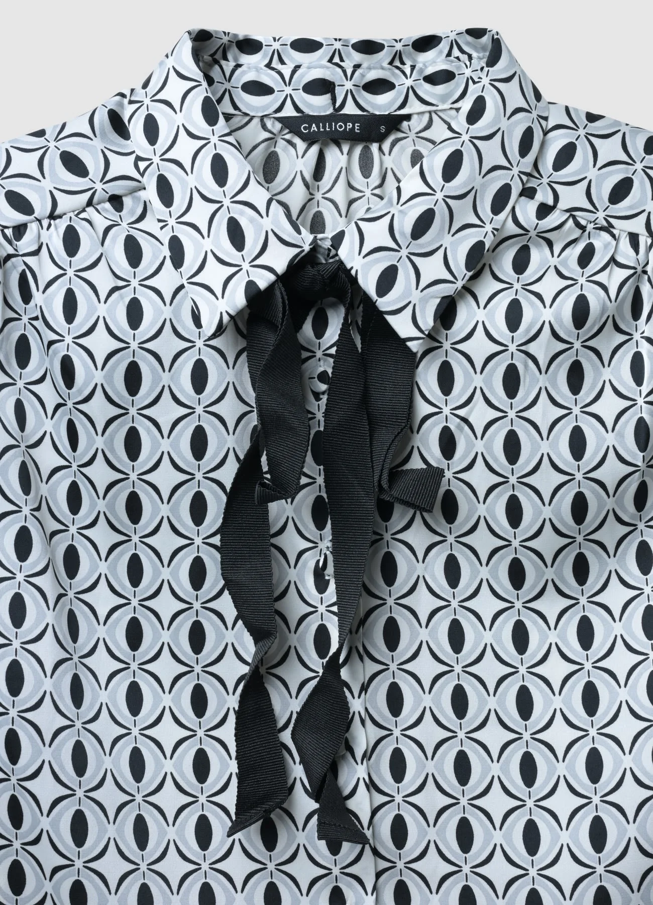 Camicia simil satin fantasia cravattino - Image 4