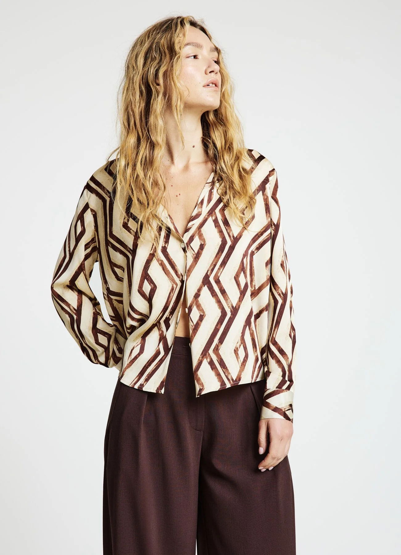 Camicia similsatin stampa geometrica - Image 2
