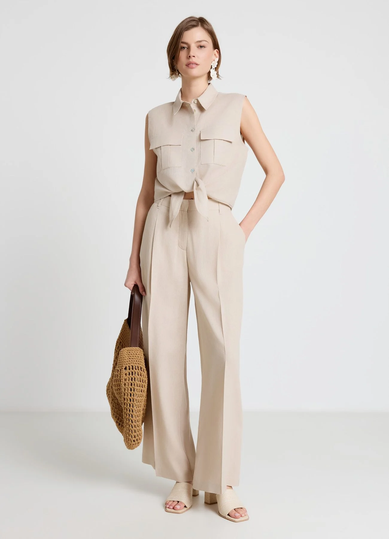 Camicia smanicata in lino con nodo - Image 2